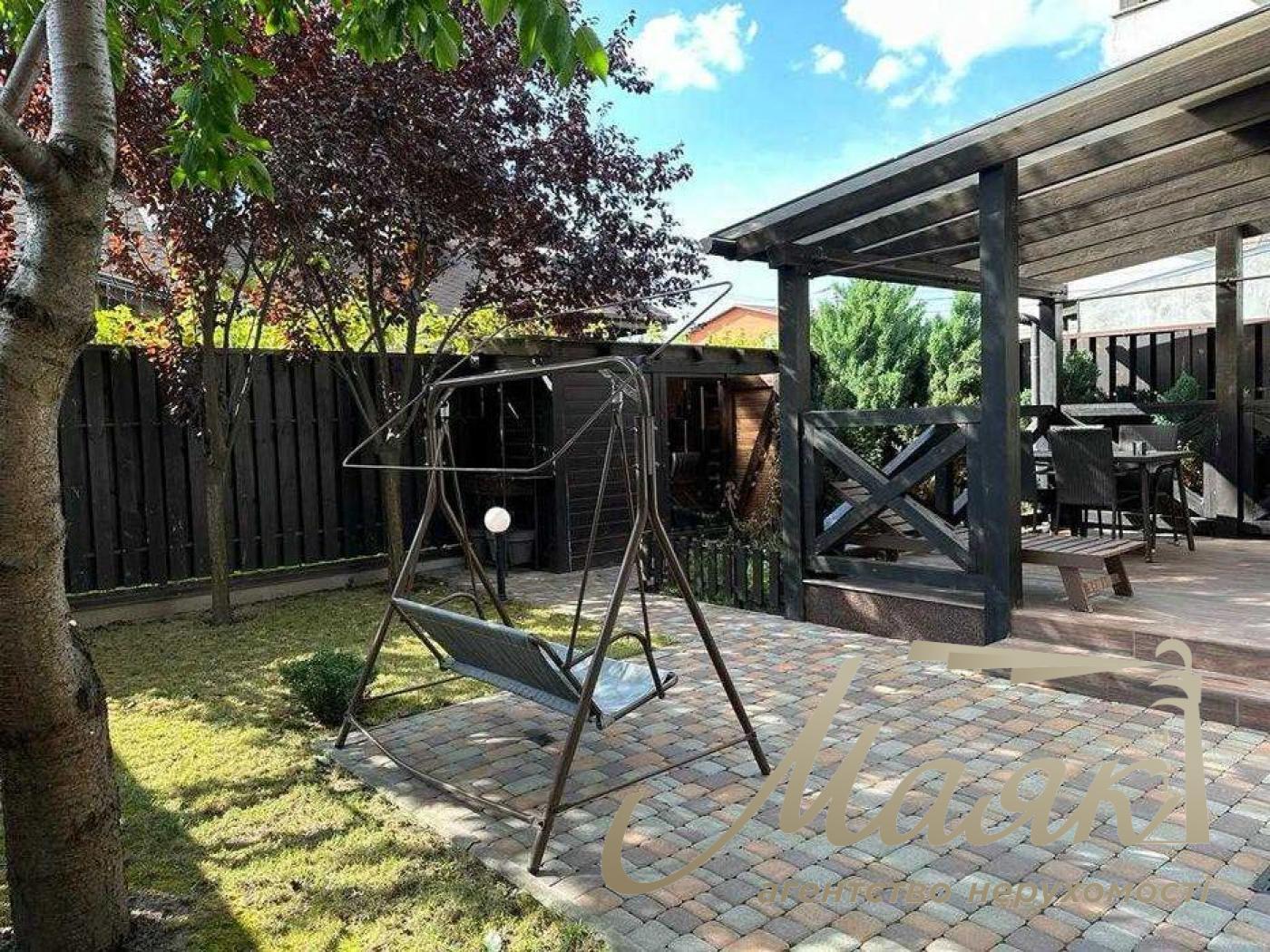 Sale of 2-storey house. Area - 105 sq.m. s. Svyatopetrovskoye. Suburb of Kyiv.