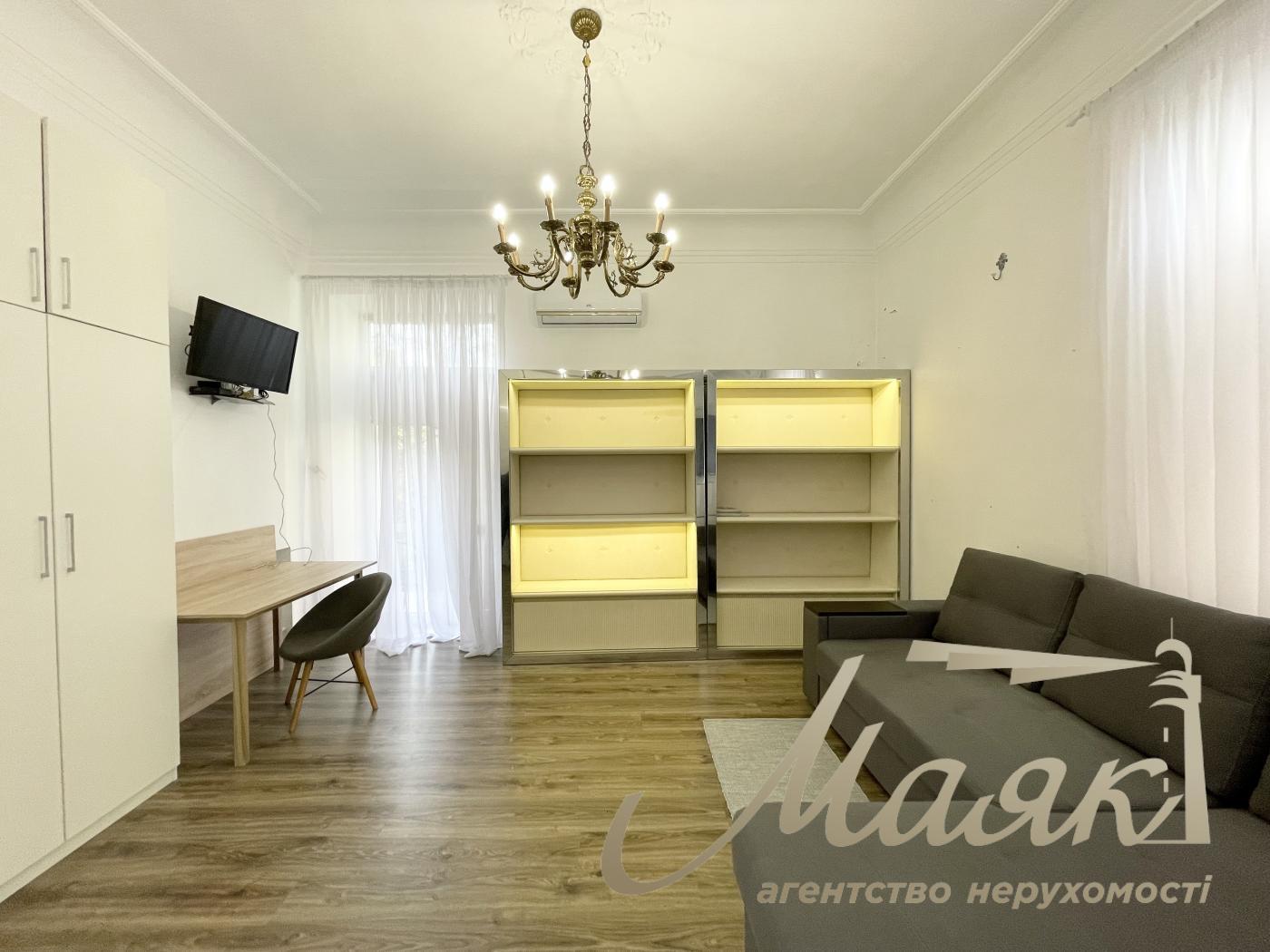 Продаж квартира-студія 40м2 в центрі вул. Заньковецької 6, Липки, Київ