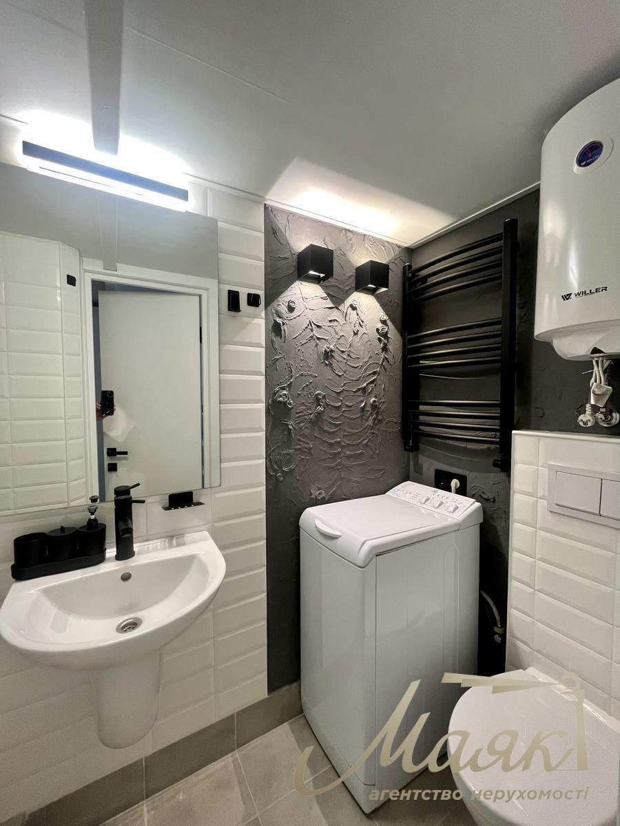 Продажа двухуровневой 1-комнатной квартиры в центре Подола, м. Контрактовая площадь