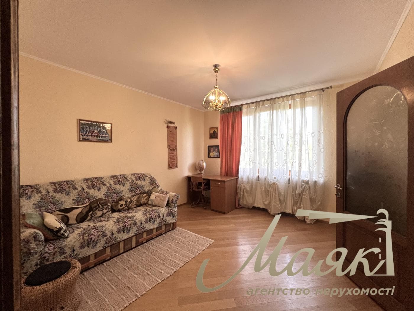 Продаж 3-х поверхового будинку 380м2, Крушинка