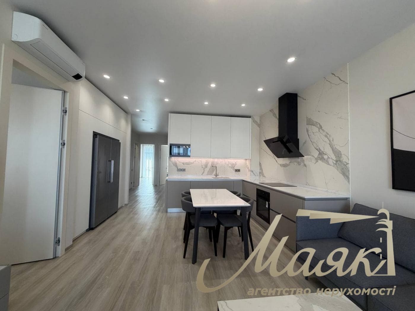 4-room apartment for rent in the Atlantic Residences complex, 118 Antonovycha St., Downtown.
