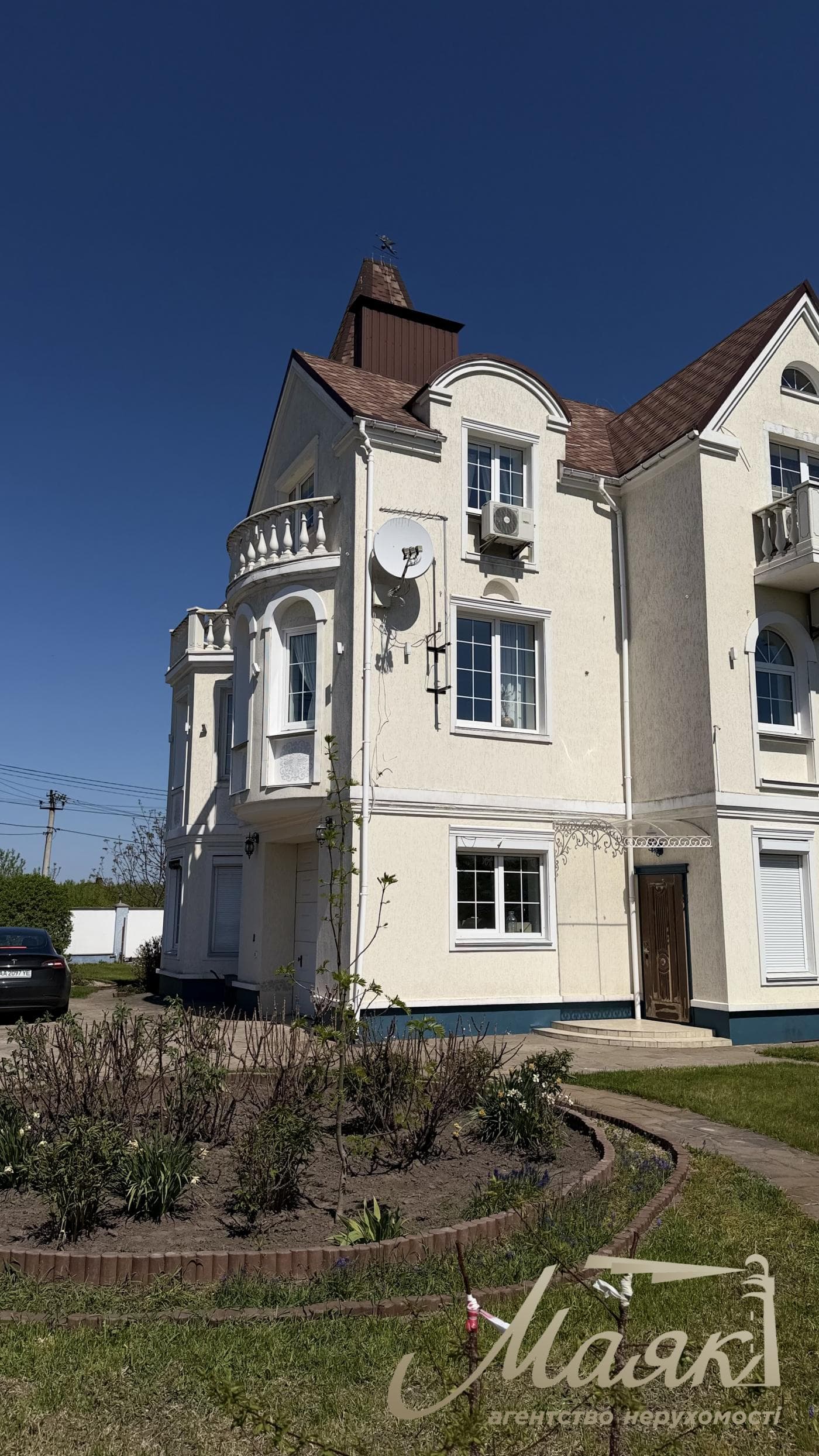 Продаж преміального 3х-поверхового будинку 350 м² у Гореничі, Бучанський район, Київська область