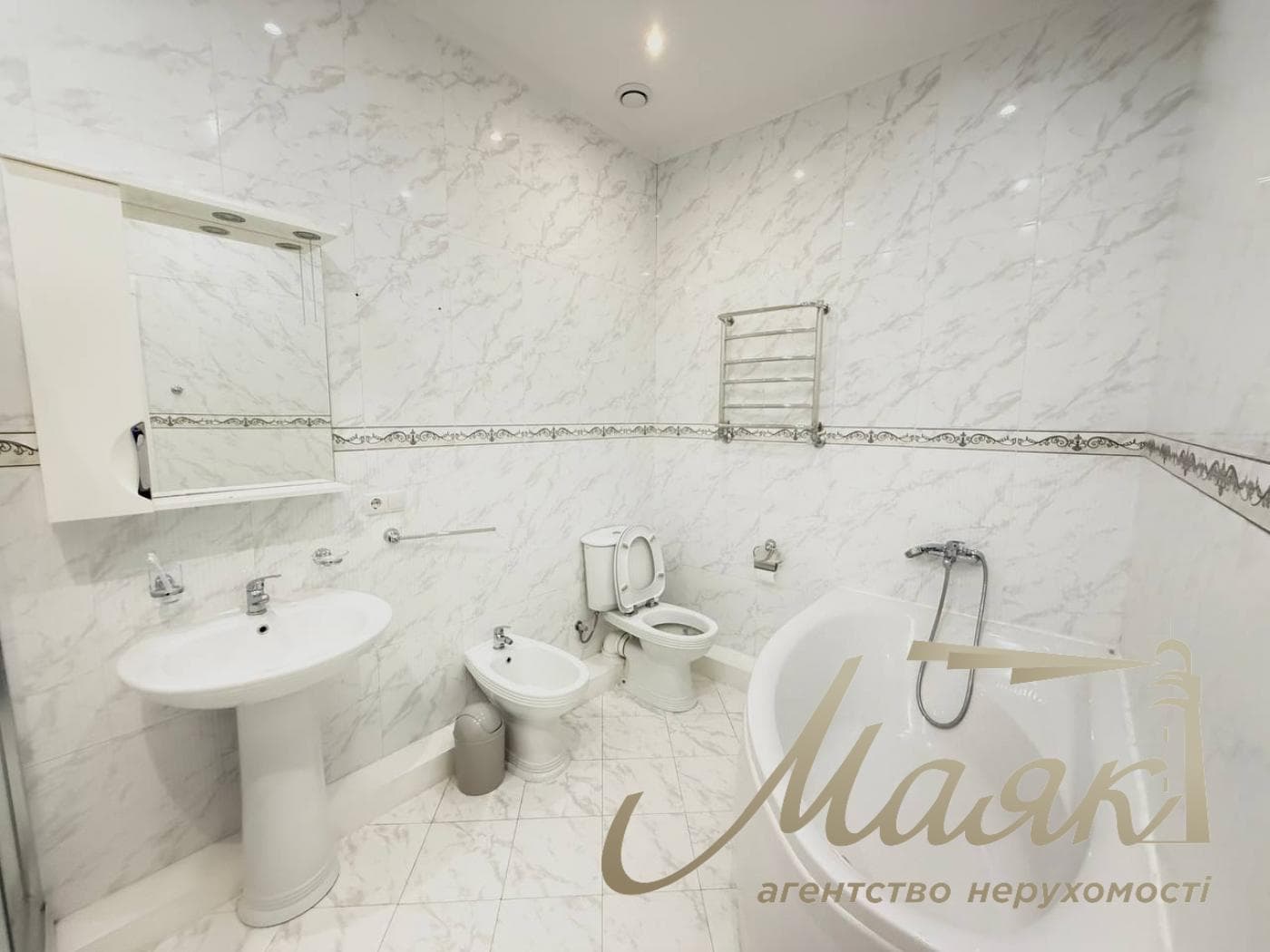 Продажа 2-комнатной квартиры с ремонтом, 88 м², в клубном доме Botanic House (Ботаник Хаус), Печерск, Болсуновская, 23