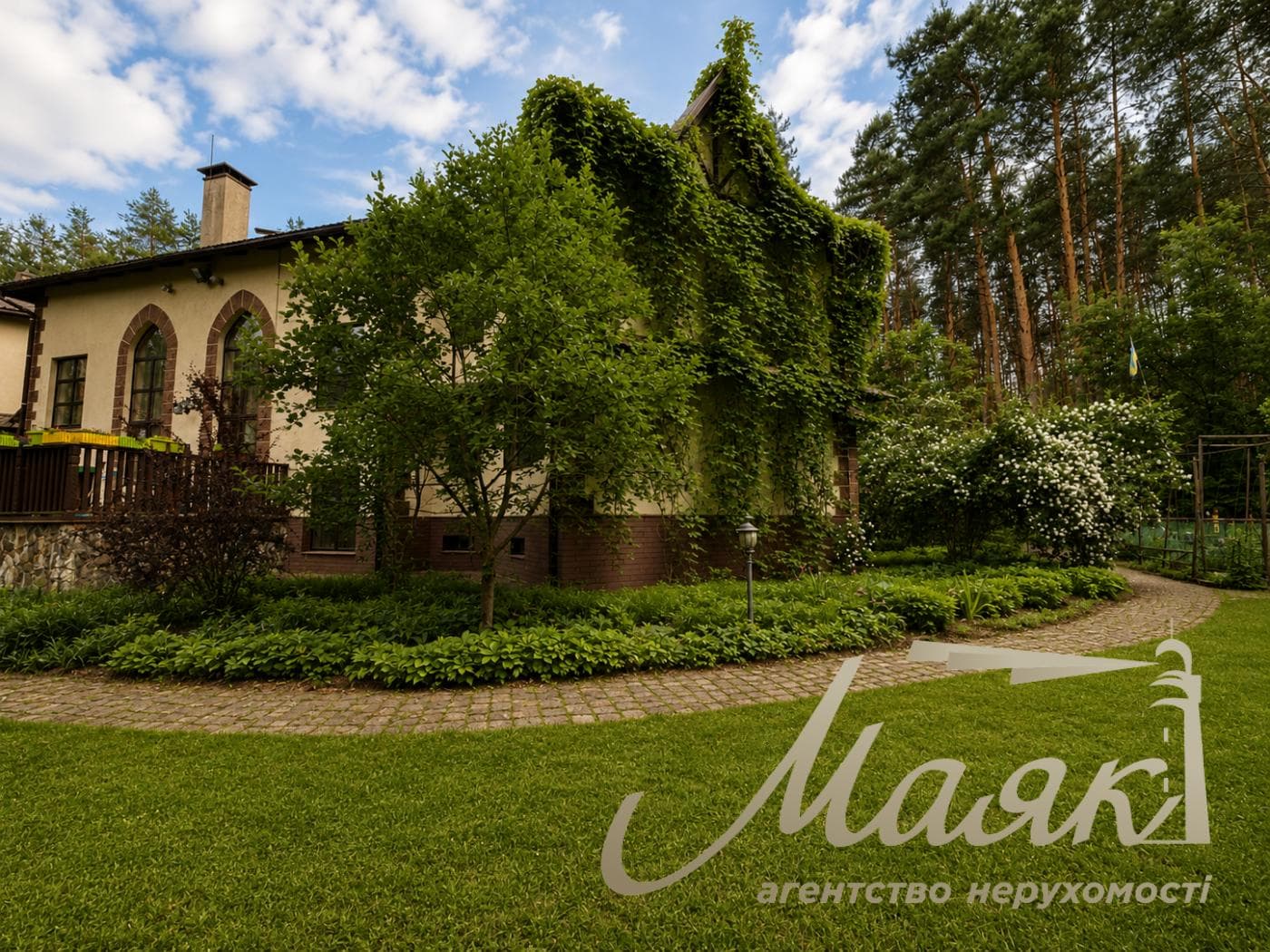 Продаж заміської резиденції на березі річки Стугна. 25 км від Києва, Одеський напрямок