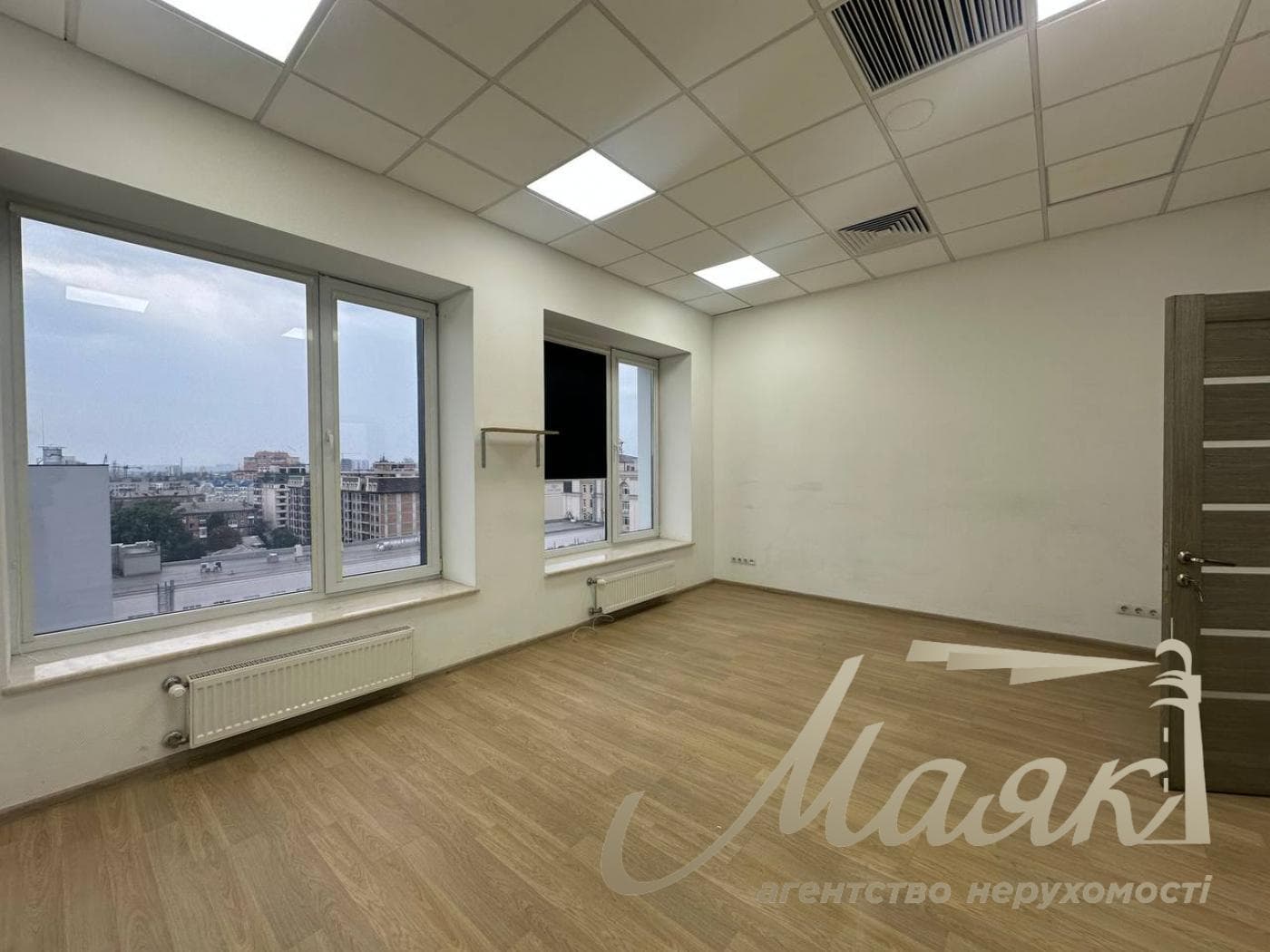 Оренда офісу площею 180 м² у бізнес-центрі «Доміно», вул. Нижній Вал, 51, Поділ.