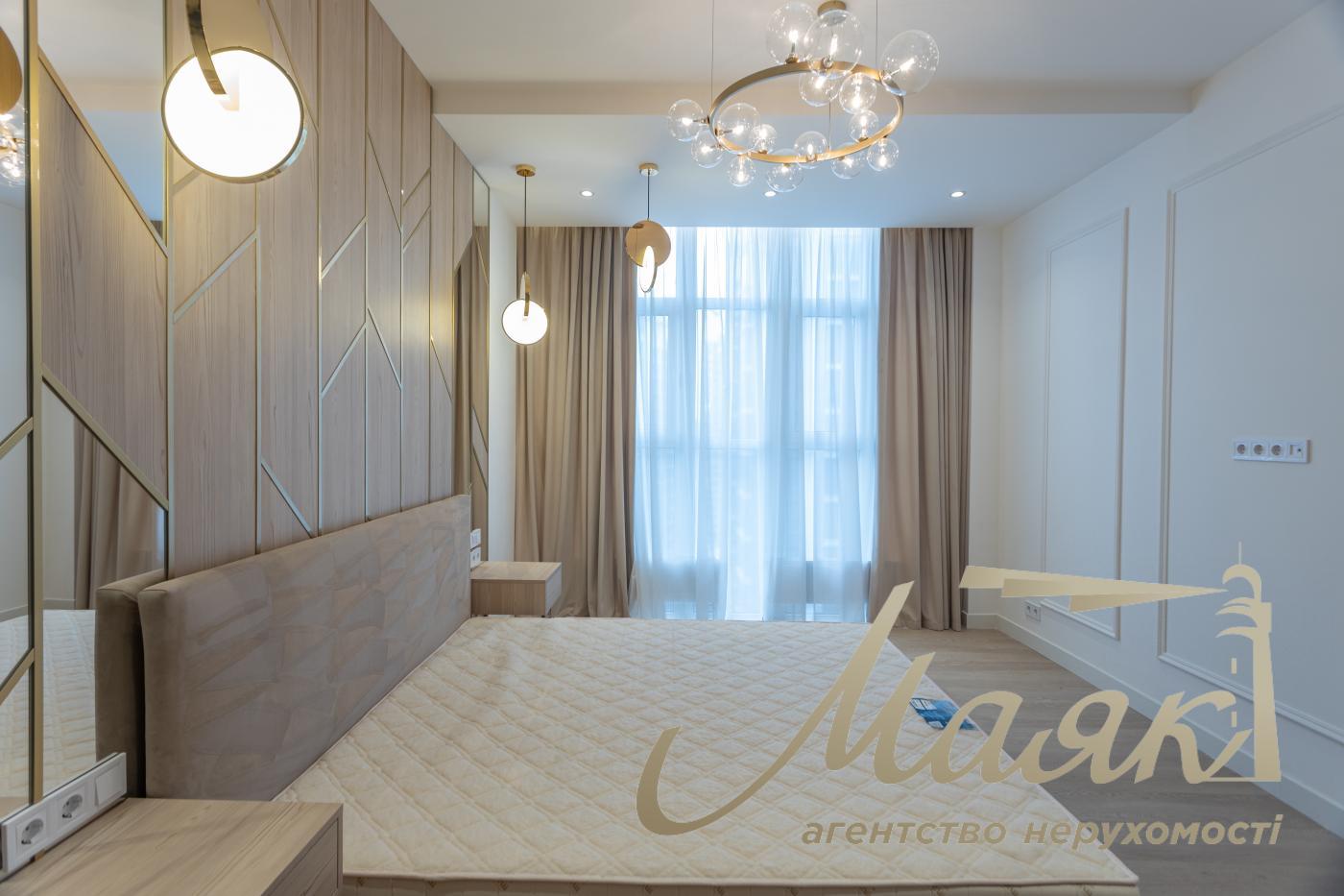 Продаж 4-кімнатної квартири 180 м² в ЖК "Новопечерські Липки", Драгомирова 15Б, Печерський район, Київ.