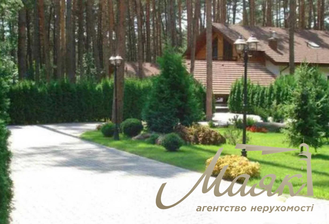Оренда будинку К.Заспа, Козин, Плюти, оренда будинку в містечку, басейн, ліс, охорона