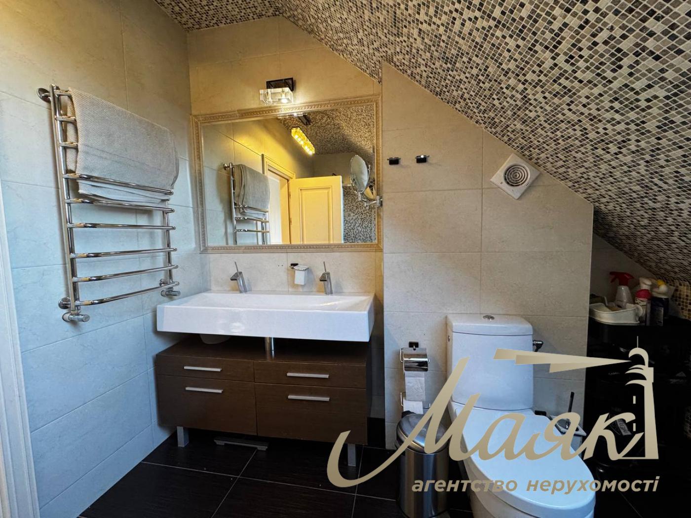 Продаж будинку на Русанівських садах у КМ "Селікатчик", пер. 5-ий Садовий