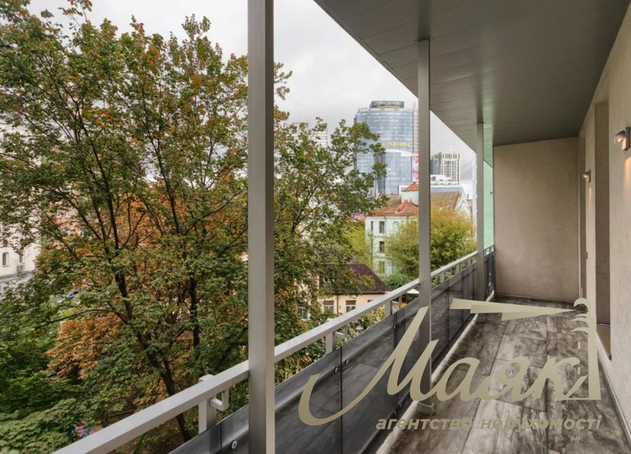Sale of 3-room apartment Shota Rustaveli street