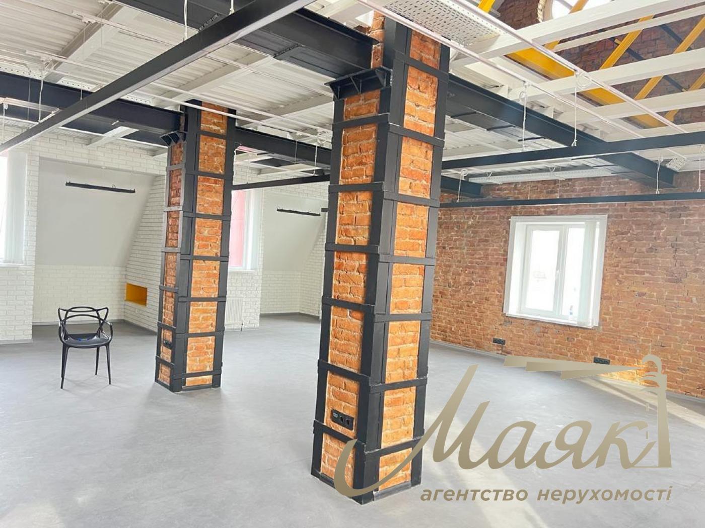 Аренда офиса 723 кв.м  Маккейна Дружбы Народов Печерск Центр