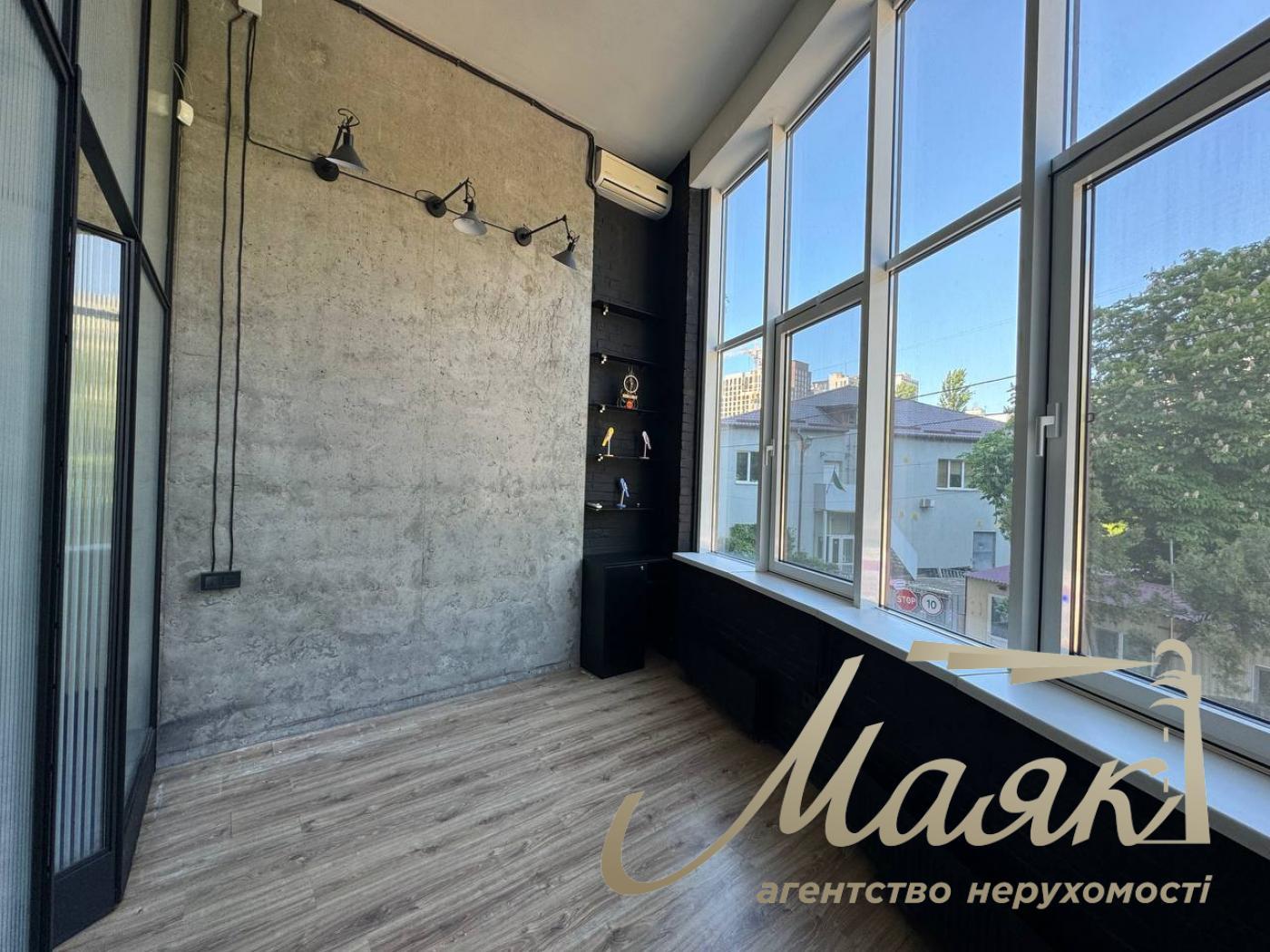 Sale of commercial premises 160 m2 in residential complex Prestige Hall, Tyutyunnika 37/1, Center