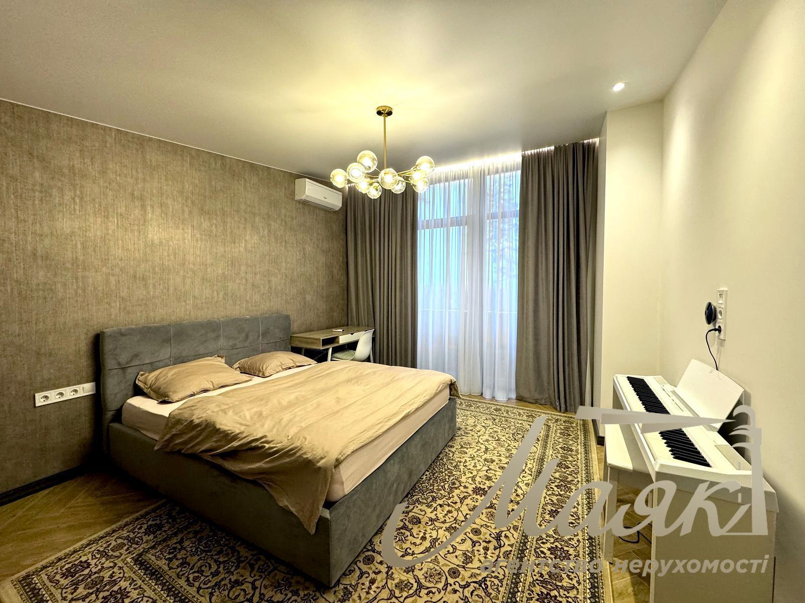 Оренда заміського будинку 215м2 з басейном у престижному передмісті Києва, Обухівський напрямок.