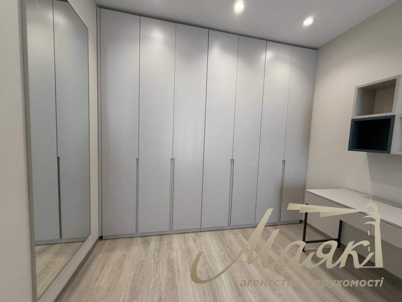 Оренда 2-кімнатної квартири з терасою у ЖК Atlantic Residences, вул. Антоновича, 118. Палац України, Центр.
