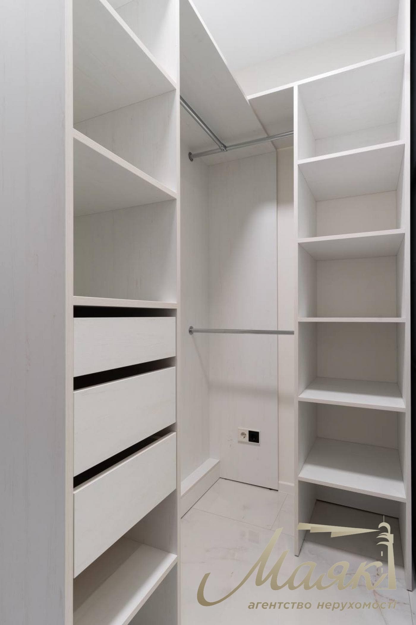Продаж 2-кімнатної квартири площею 66 м², ЖК «Нова Англія»