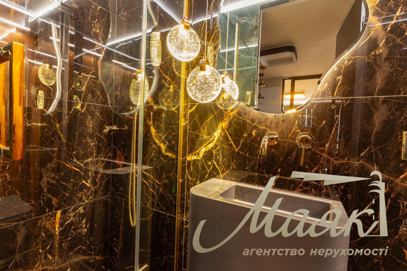 Продаж пентхауса 195 м² з терасою та дизайнерським ремонтом у ЖК Park Avenue VIP, Київ