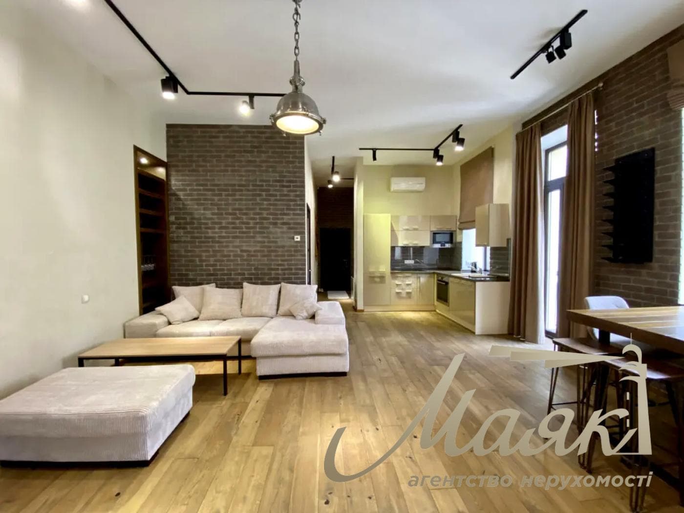 2-room apartment for rent at 24 Antonovycha St., Pechersk