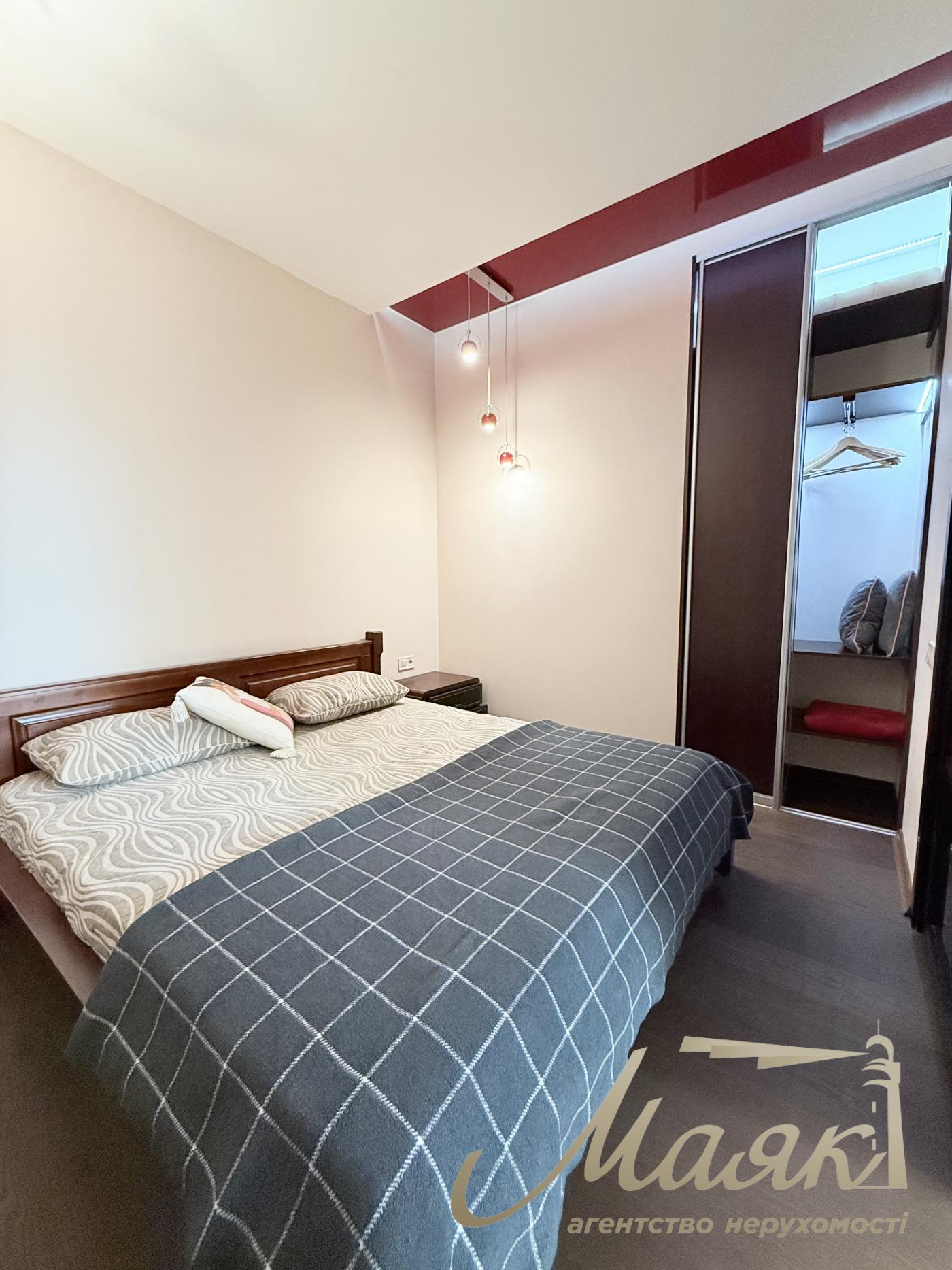 Rent 1-bedroom apartment 55 m² in LCD "Novopecherskie Lipki" str. Dragomirova, 20, 11th floor, Pechersk district, Kiev.