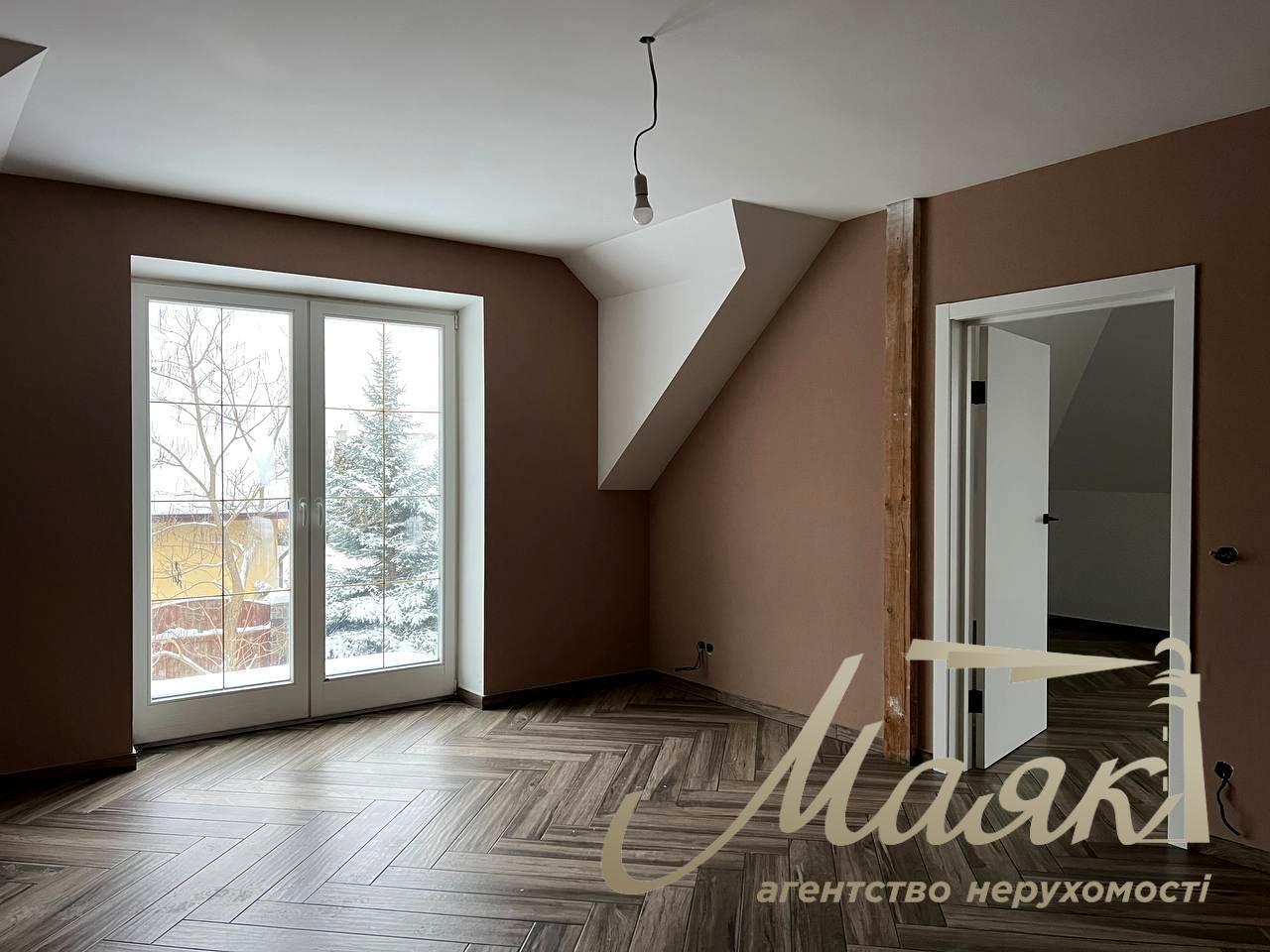 For sale house 303 m² in the center of the village Romankova, 12 sotok, with repair, Obukhiv direction, Kiev region.