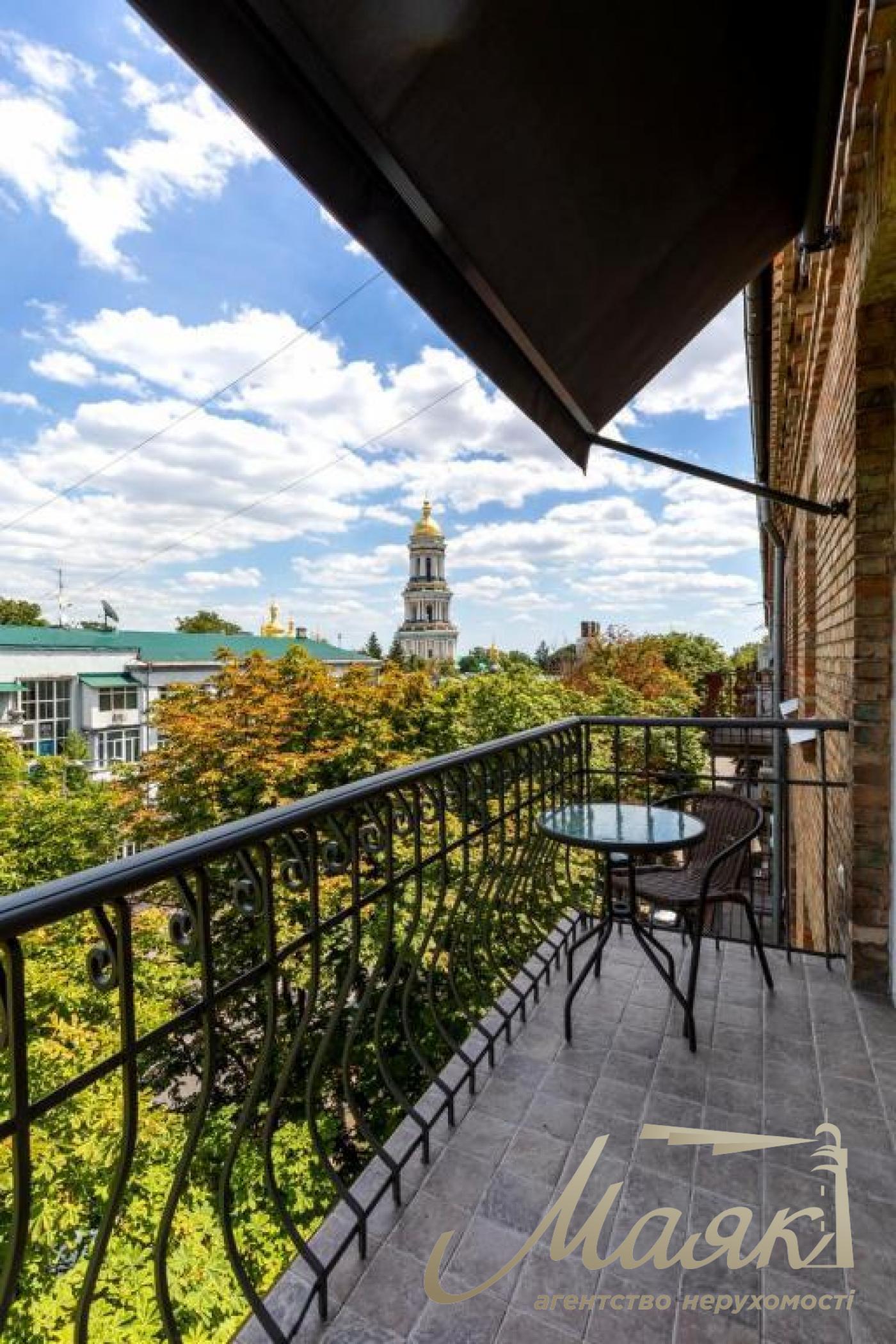 Оренда 3-к квартири вул. Лаврська, Печерськ, історичний центр Києва, сталінка