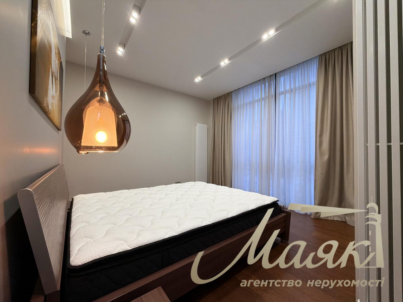 Rent 3-room apartment in LCD Novopecherskie Lipki str. Andriy Verkhoglyada (Mykhaila Dragomirov), 11-V