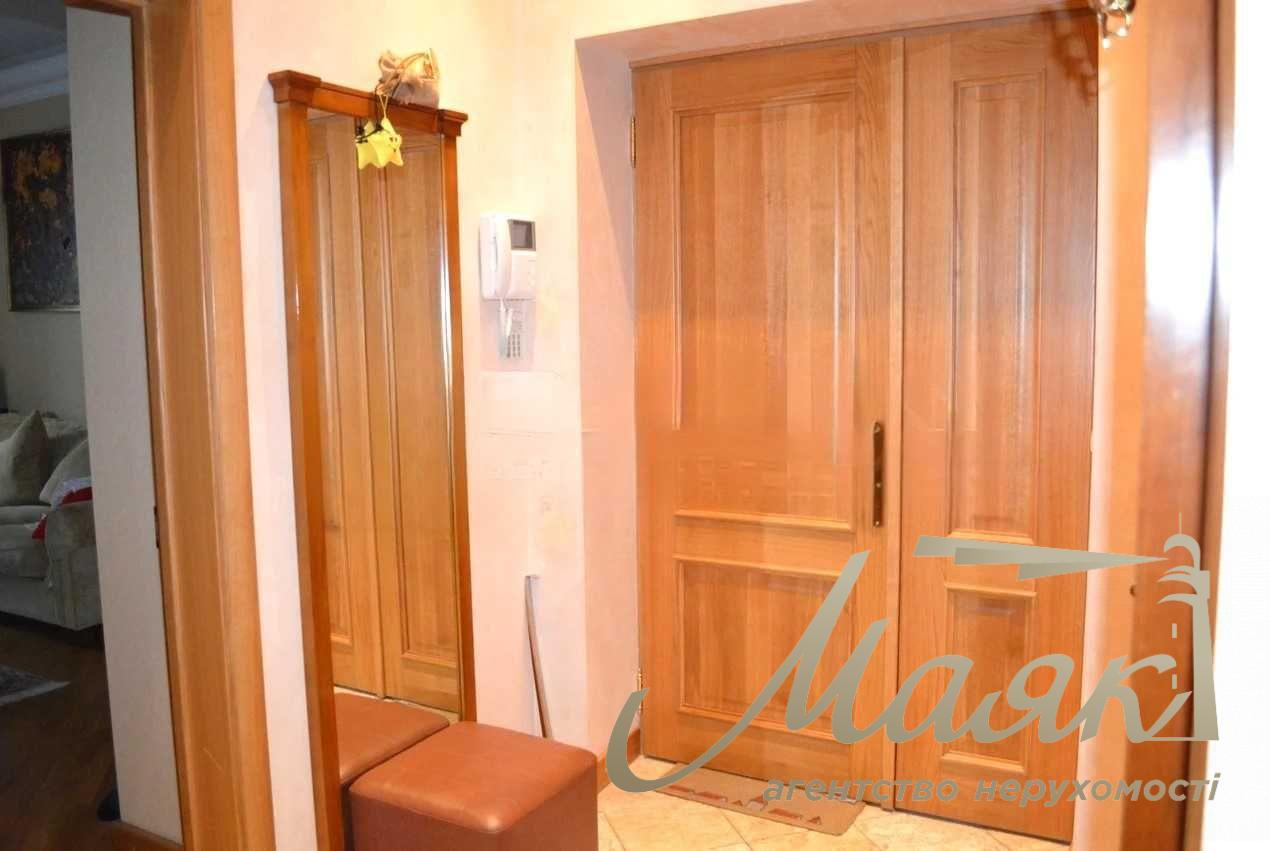 Продаж 2-комнатной квартиры 65.2м2 ул. Банковая, 1, рядом с Администрацией Президента