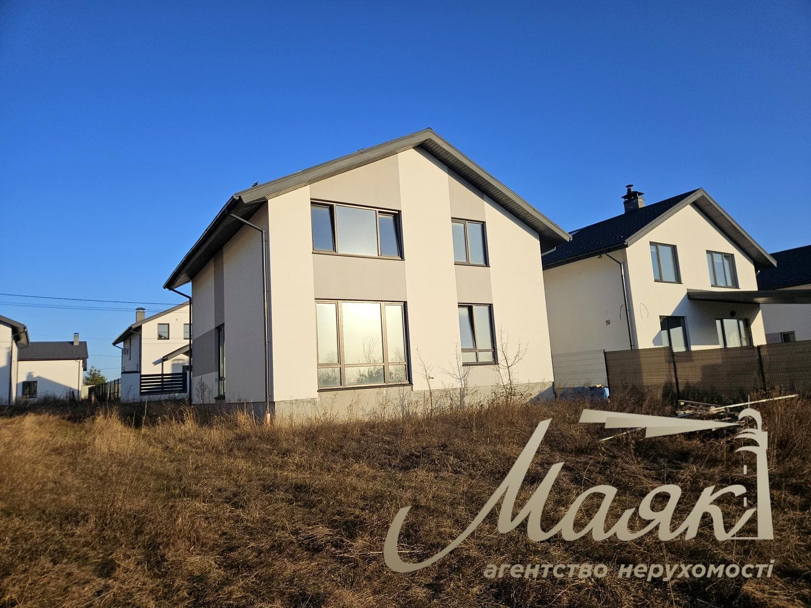 House for sale 170m2 in the cottage town "Panorama" in Ivankovychi village, Obukhivske direction, Kiev region.