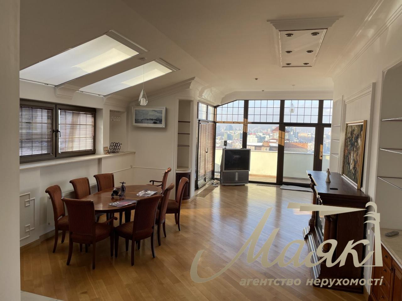 Продаж 3х кімн. квартири 211 м2 + тераса по вул. Круглоуніверситетська, 18/2, Хрещатик, Липки