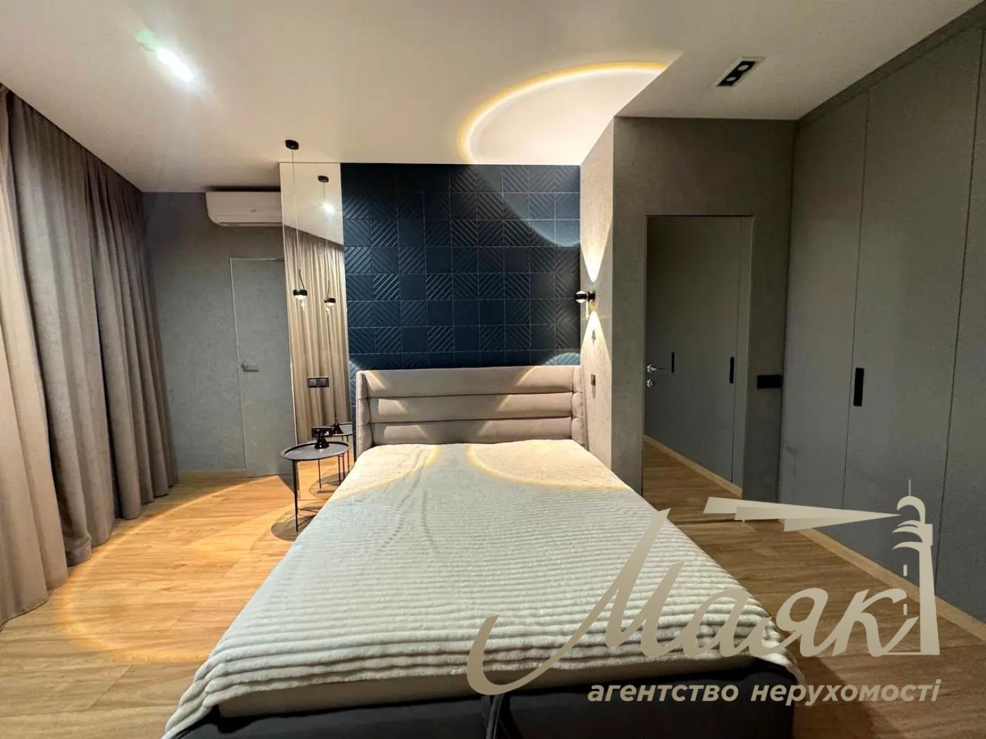 Аренда 3-комнатной квартиры в ЖК "New York concept house", Центр