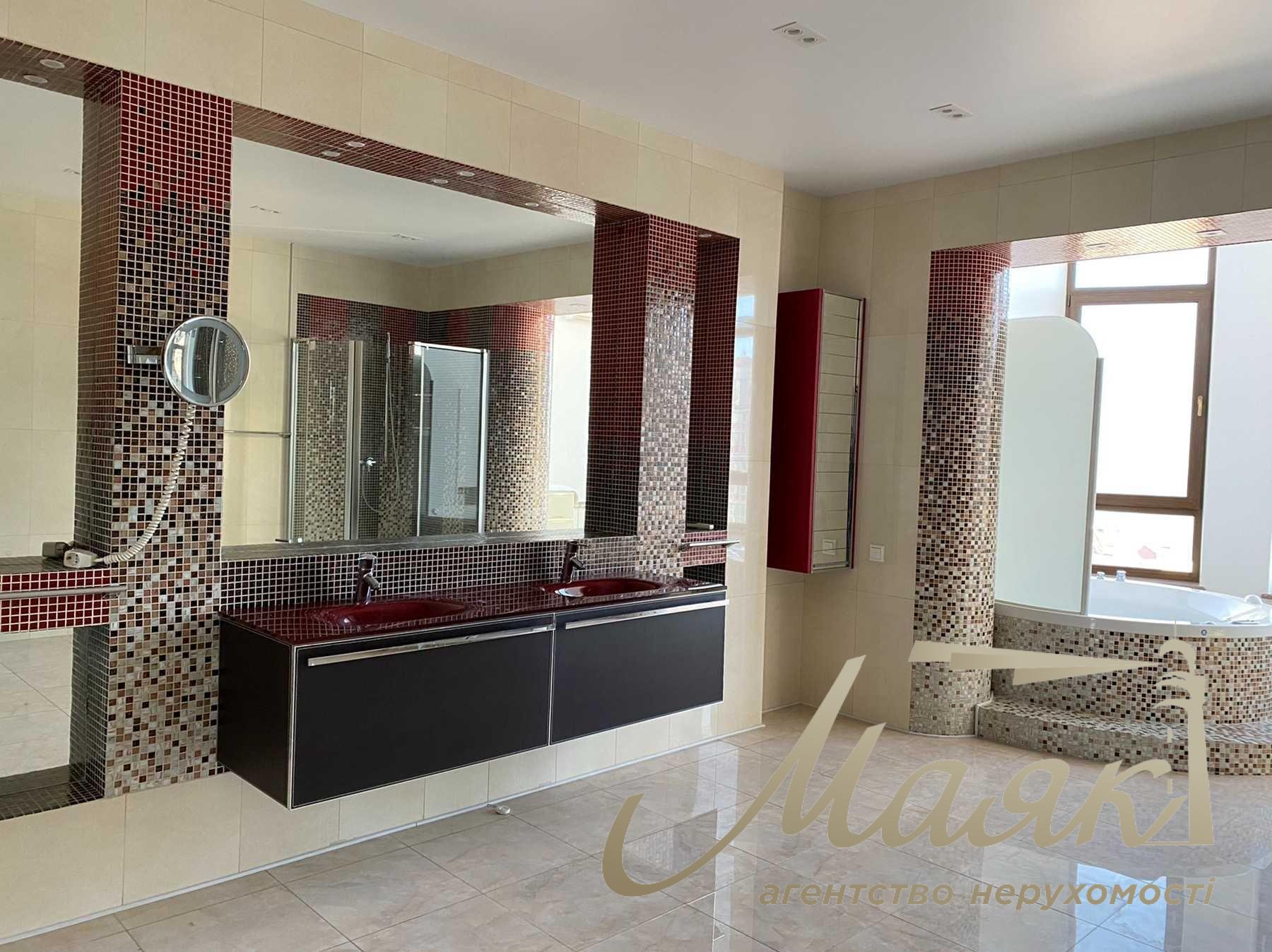 Sale three-level panoramic penthouse 327m2 in Obolonskyi Lipki, Ivasiuk Avenue, Obolon