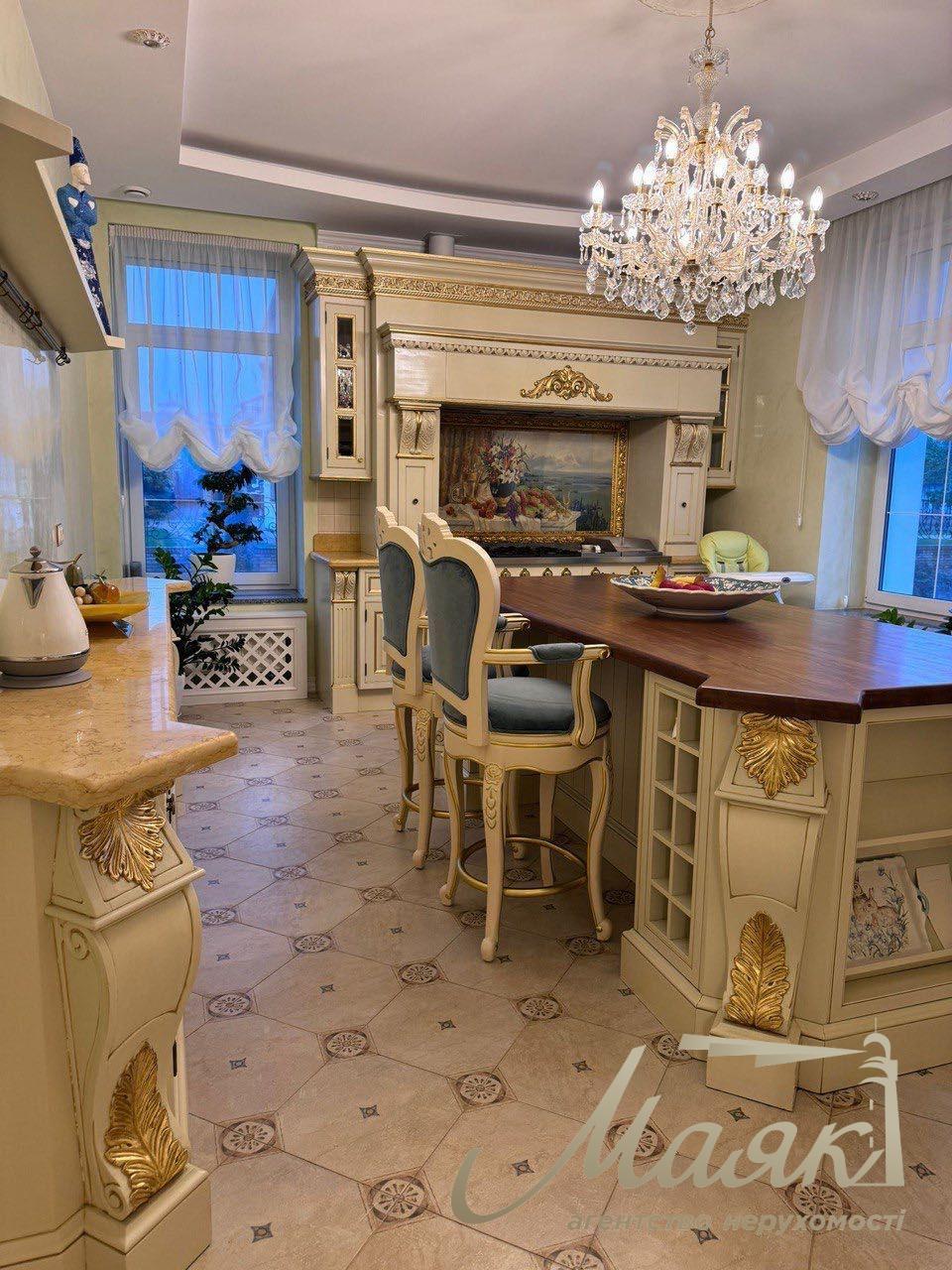 Rent a house 470m2 with access to water in SMT Kozin/Koncha zaspa