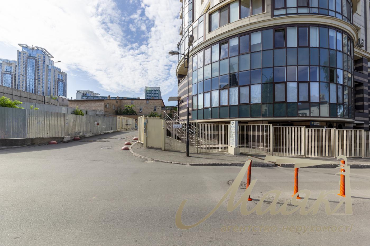 Sale of commercial premises 160 m2 in residential complex Prestige Hall, Tyutyunnika 37/1, Center