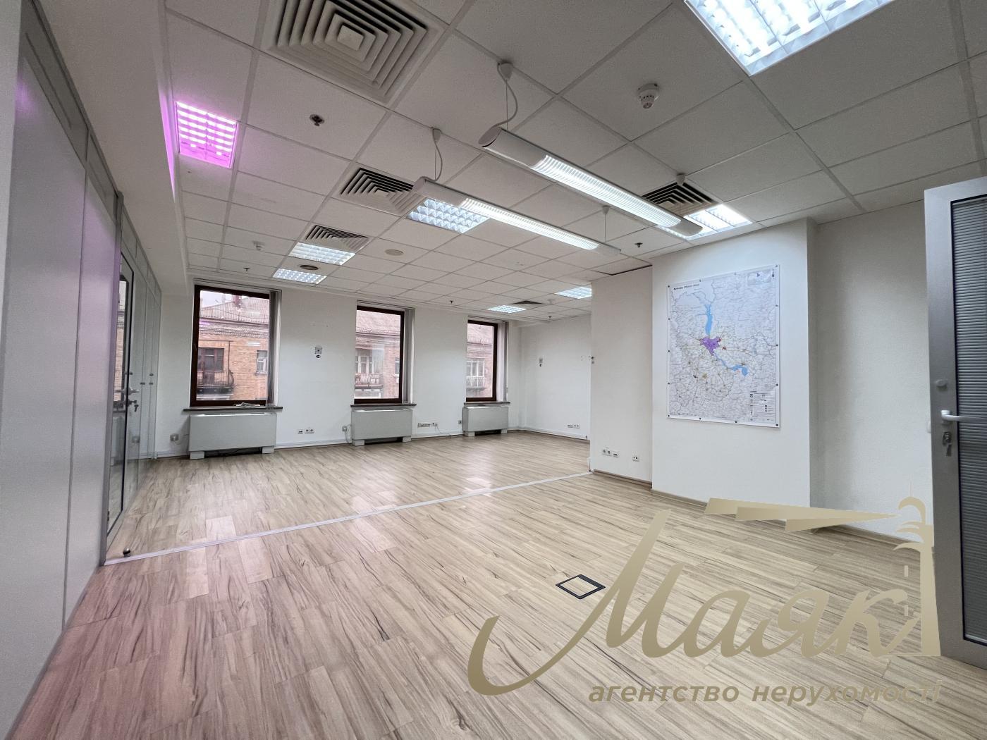 Оренда офісу 285 кв.м. в БЦ Леонардо вул.Богдана Хмельницького 52/17