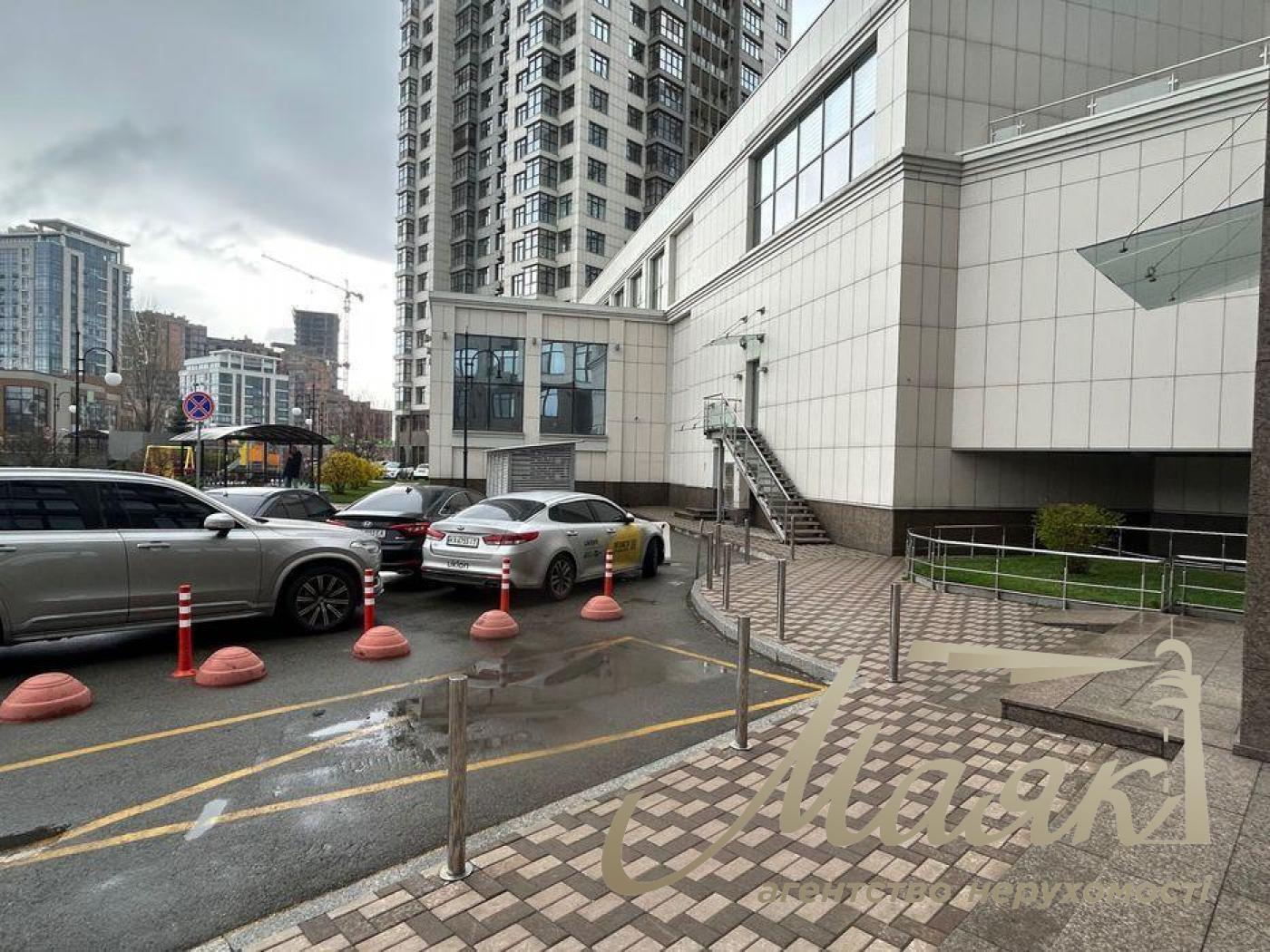 Оренда фасадного приміщення ЖК Новопечерські Липки, вул. Драгомирова (Верхогляда)