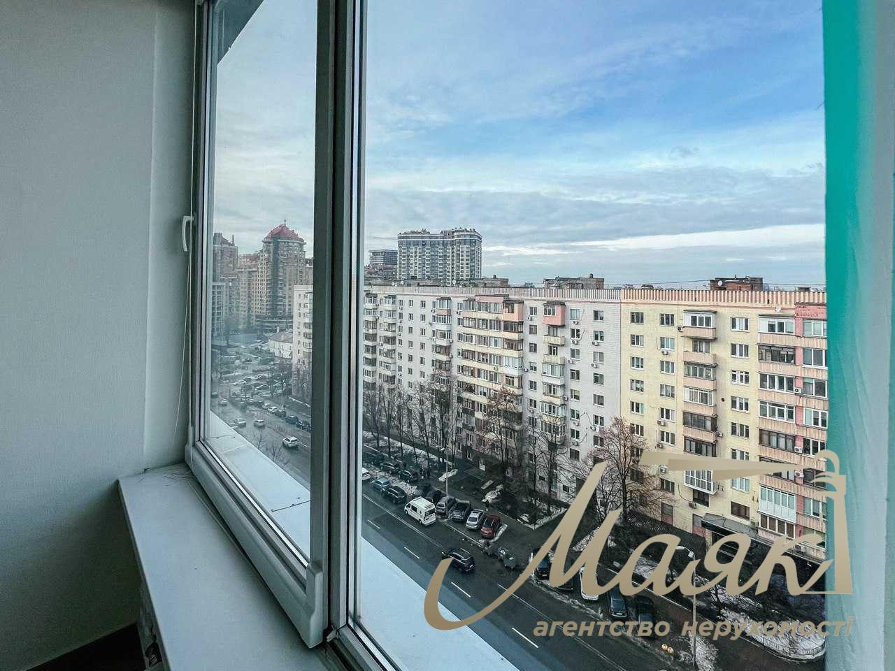 Оренда офісу на Печерську 1 158м2 на б-р Лесі Українки 26.