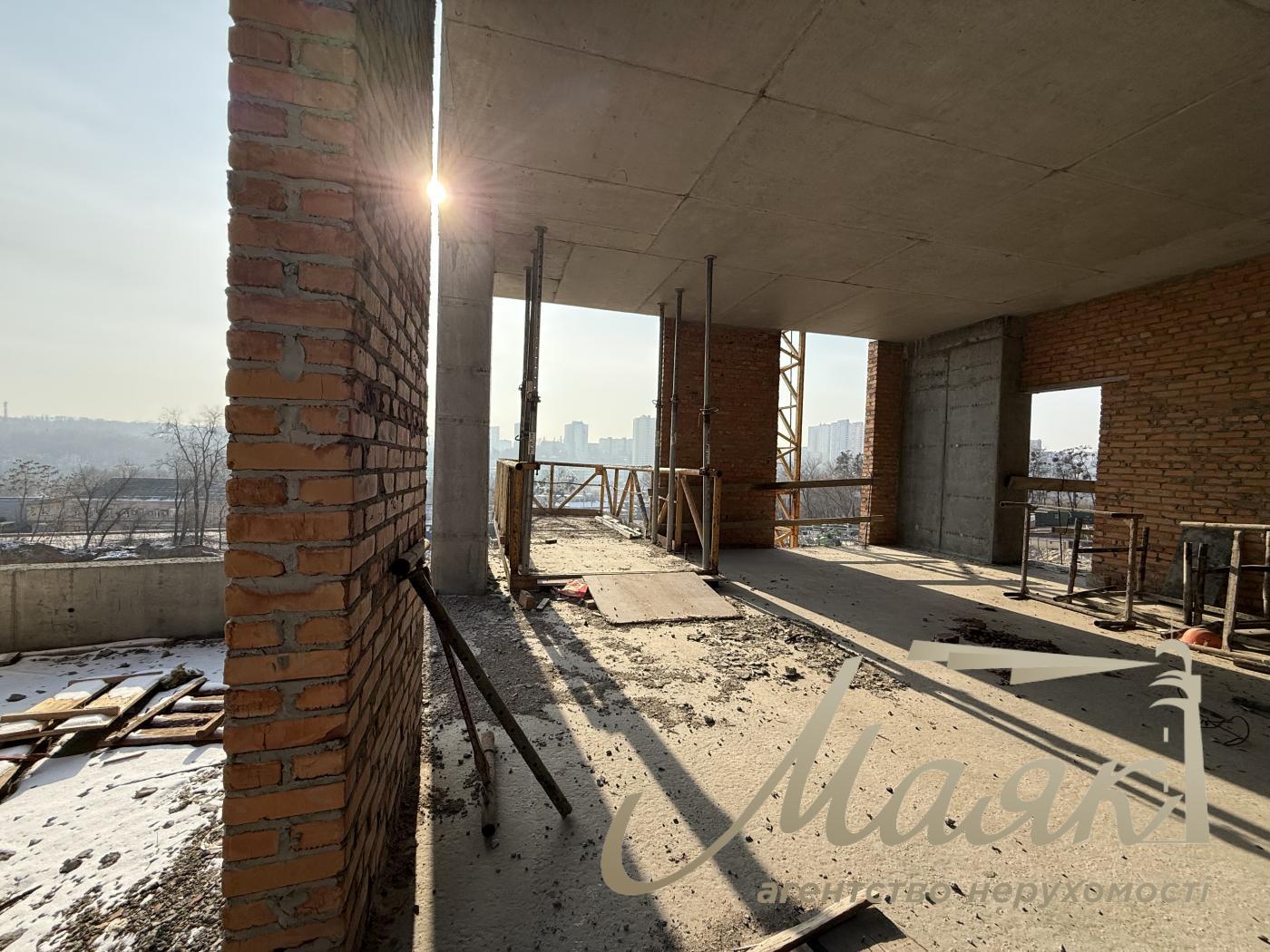 Продаж фасадного комерційного приміщення 107м2 ЖК Новопечерські Липки