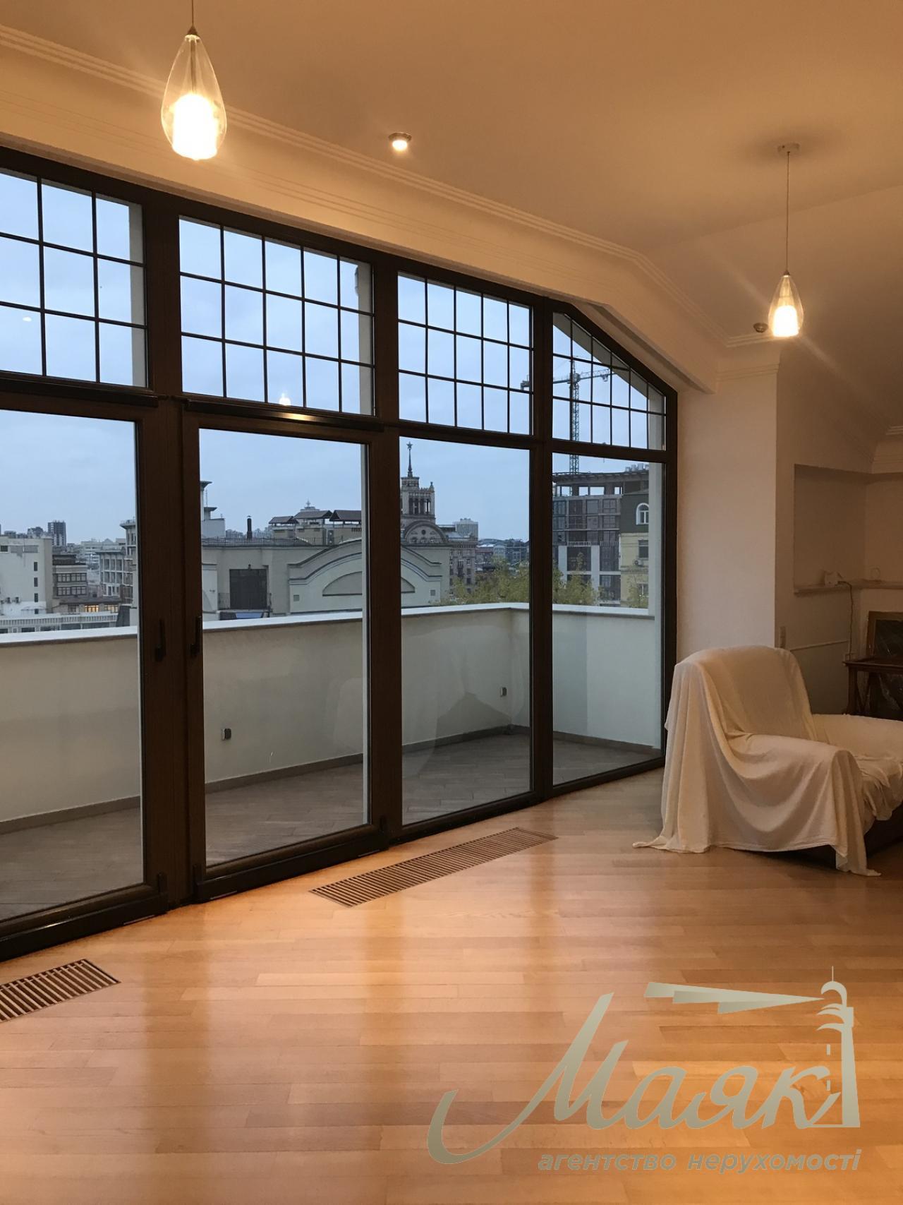 Продаж 3х кімн. квартири 211 м2 + тераса по вул. Круглоуніверситетська, 18/2, Хрещатик, Липки