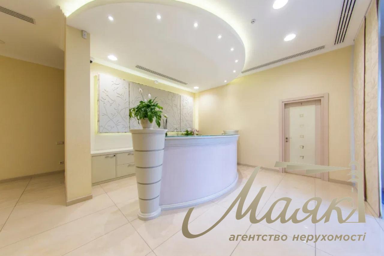 Sale of premises with renovation, 400 m2, in the residential complex Novopecherskie Lipki