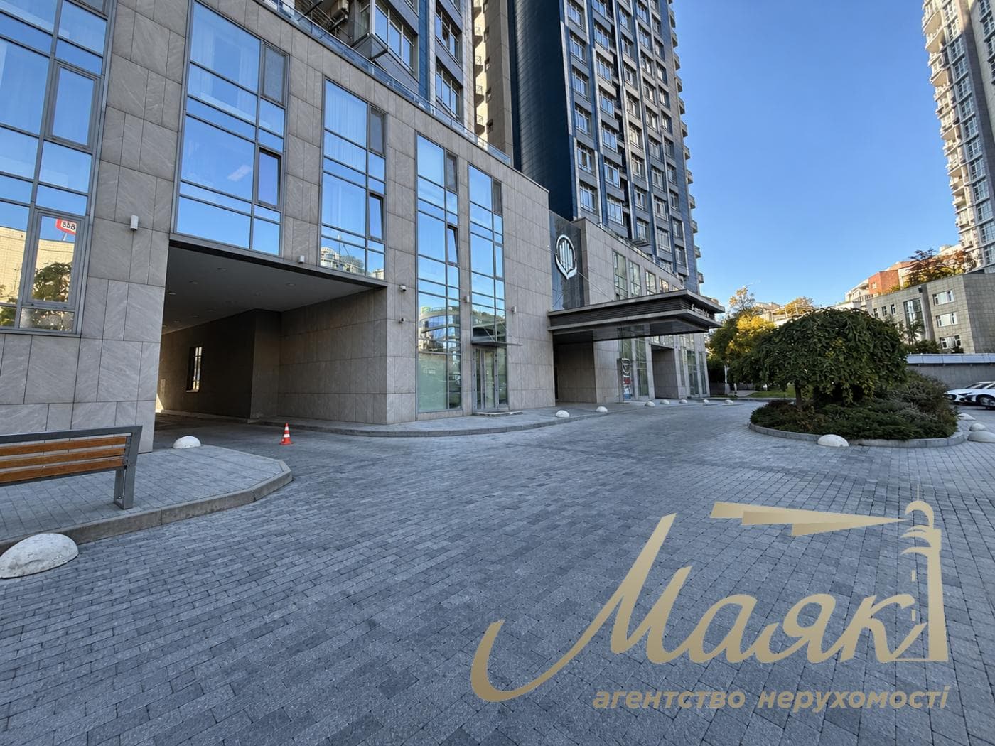 Продаж фасадного комерційного приміщення площею 57,7 м² з ремонтом у ЖК Central Park, Печерськ, Київ