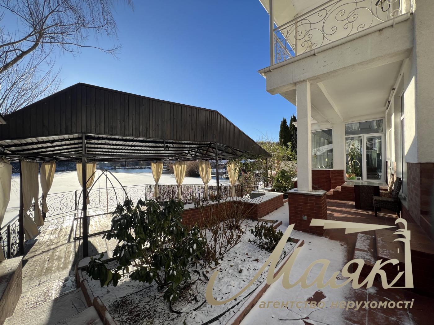 Rent of a 3-storey house 460m2, Goloseevsky district, Myshelovka.