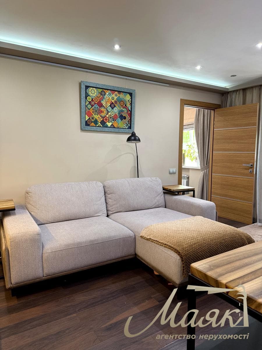 Продаж квартири площею 45 м² на Печерську, бульвар Лесі Українки, 14