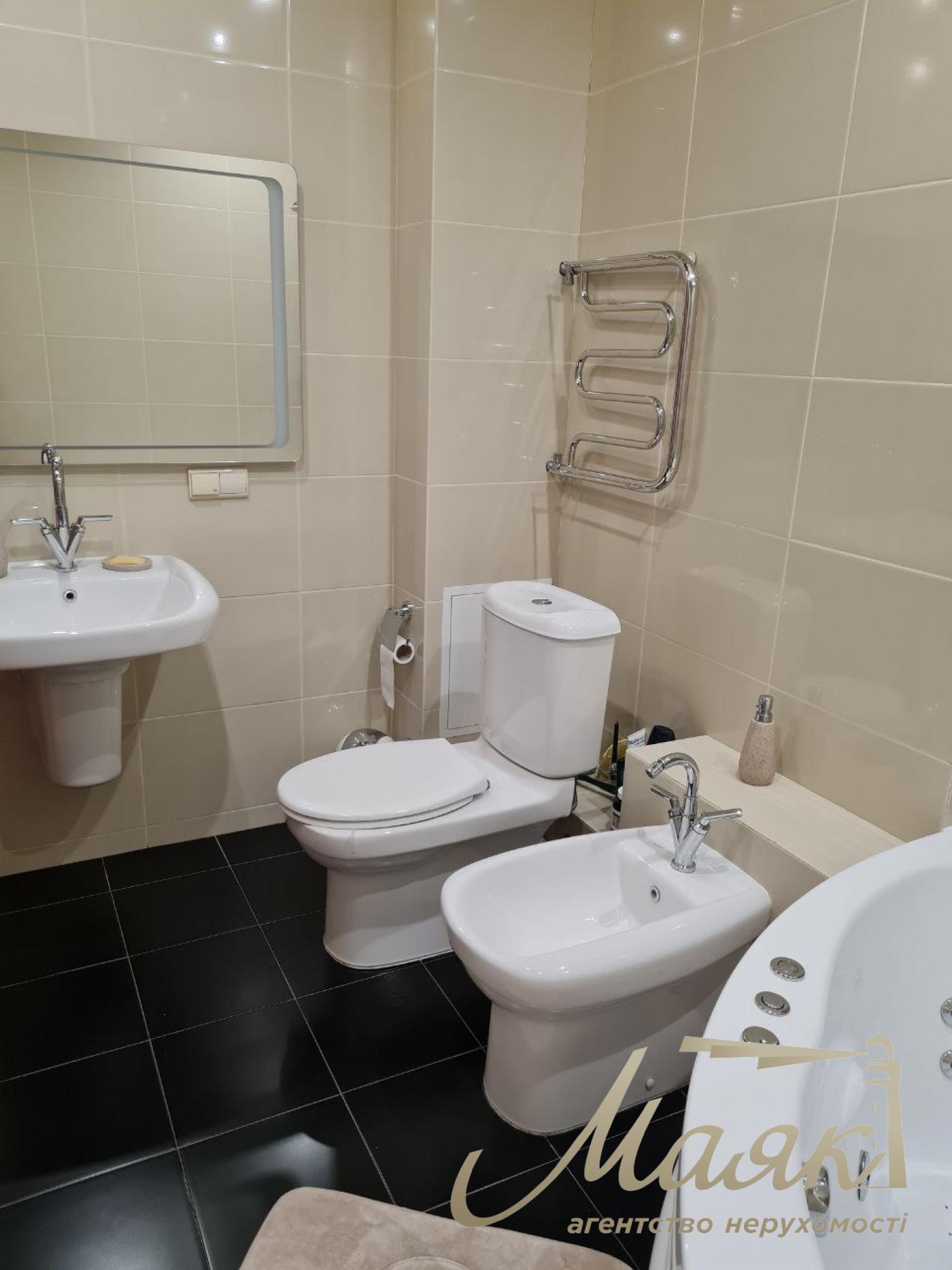 Rent 3-room apartment (140 sq. m.) Demievka, Saperno-Slobodskaya st. 22