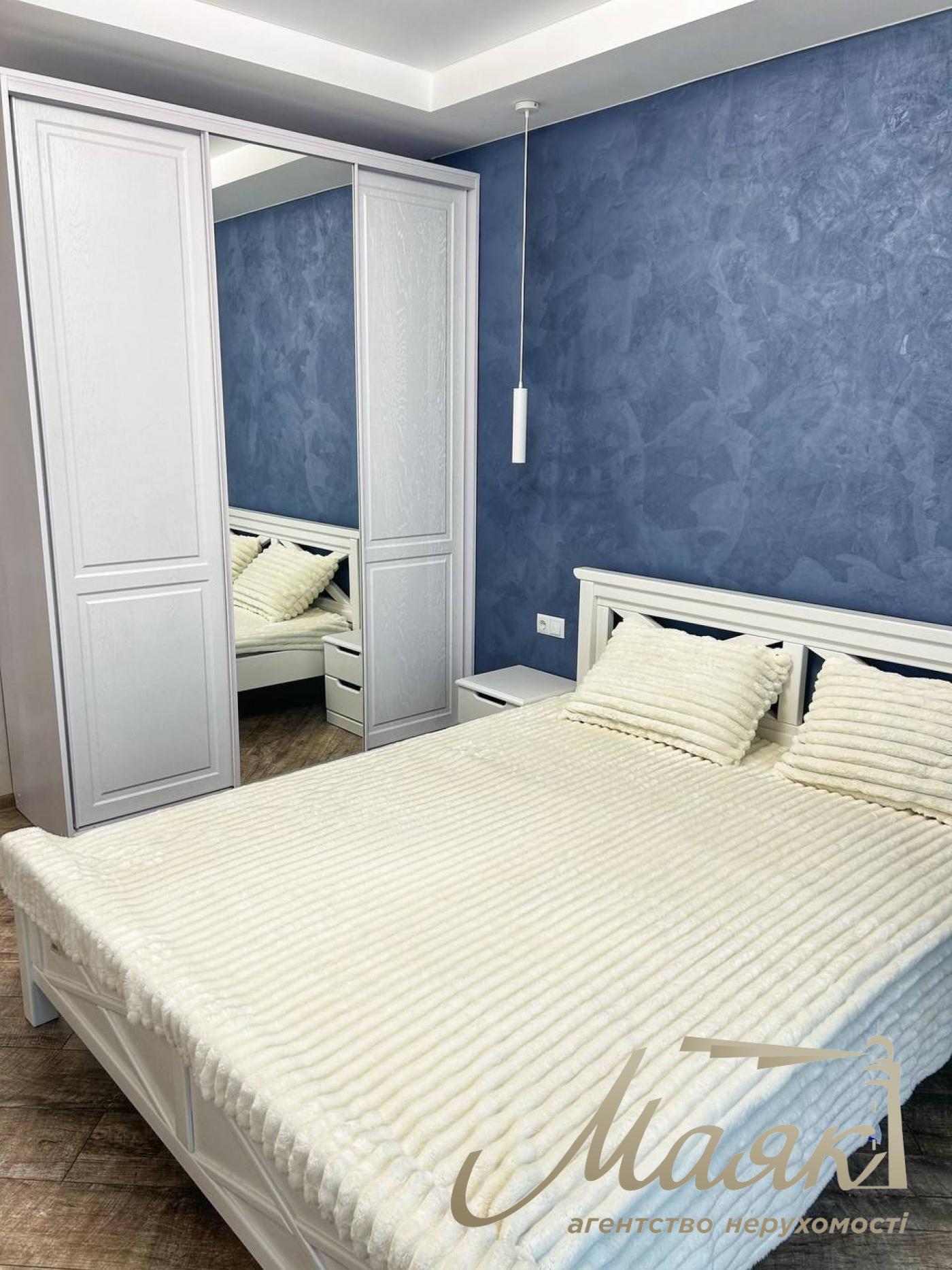 For Sale / Apartment / Maksymovych Mykhaila, Goloseevo, Kyiv