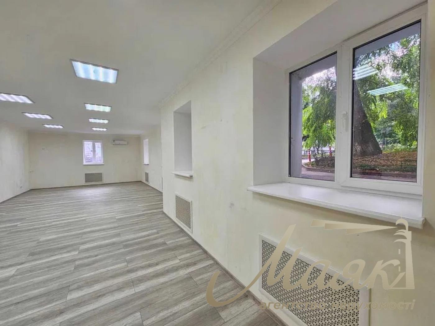 Аренда фасадного помещения 130 м.кв., Грушевского, Арсенальная