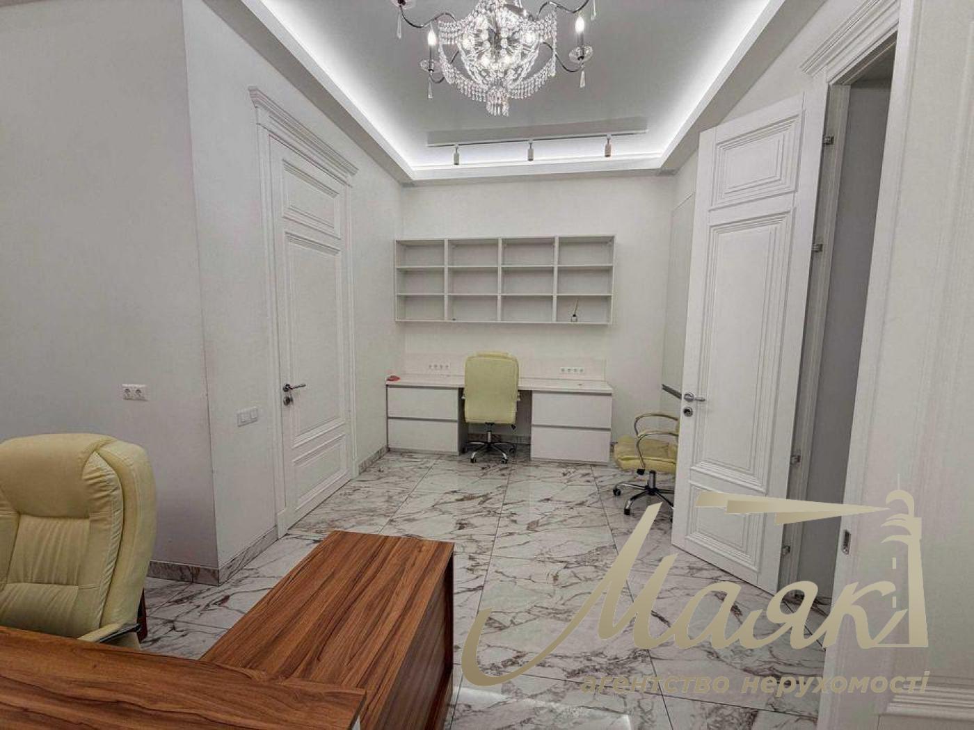 Office for rent 150 sq.m.sq. Shota Rustaveli