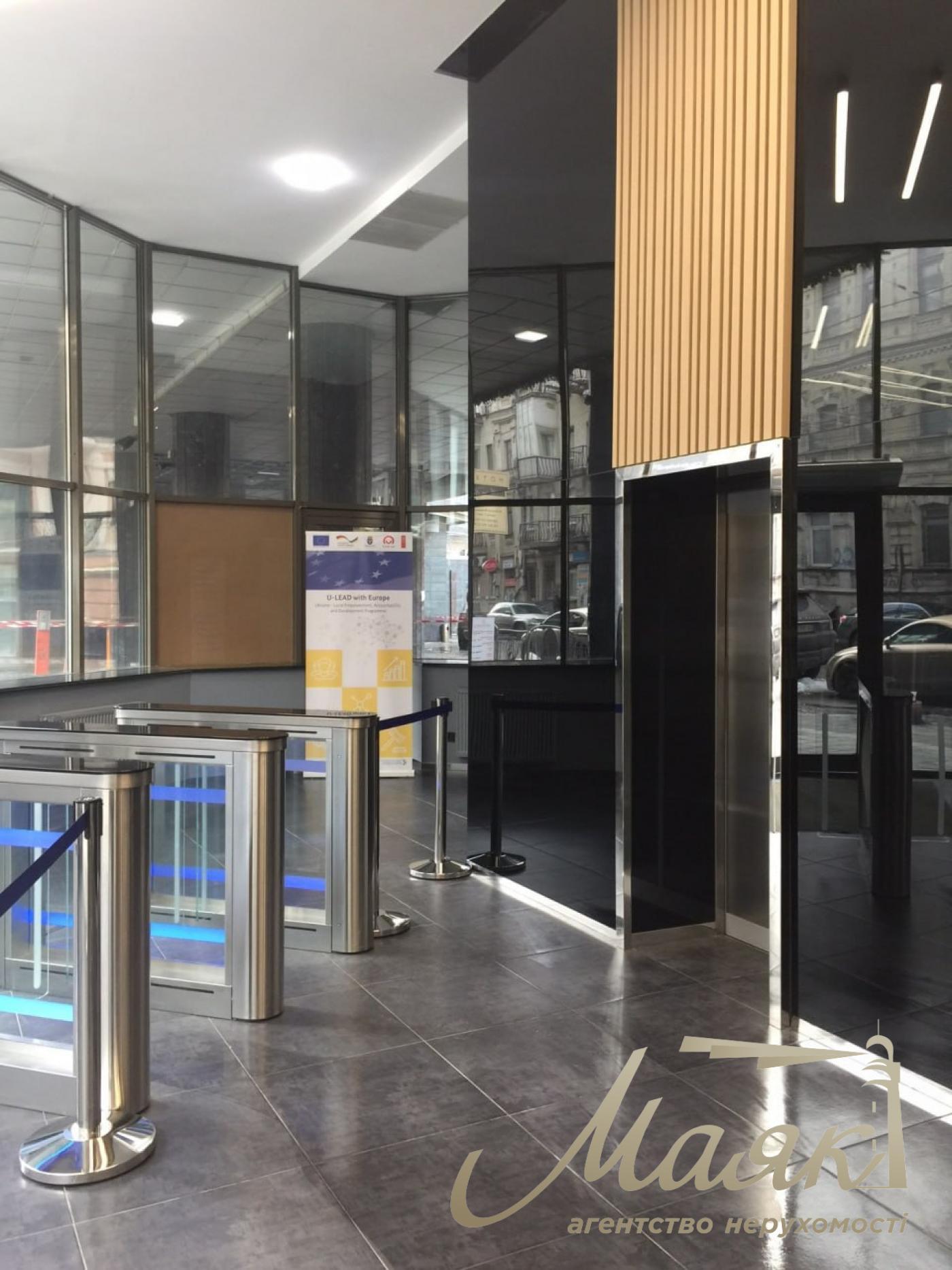 Оренда офісу 650м2 в БЦ Панорама по вул.Велика Житомирська 20, Золоті Ворота.