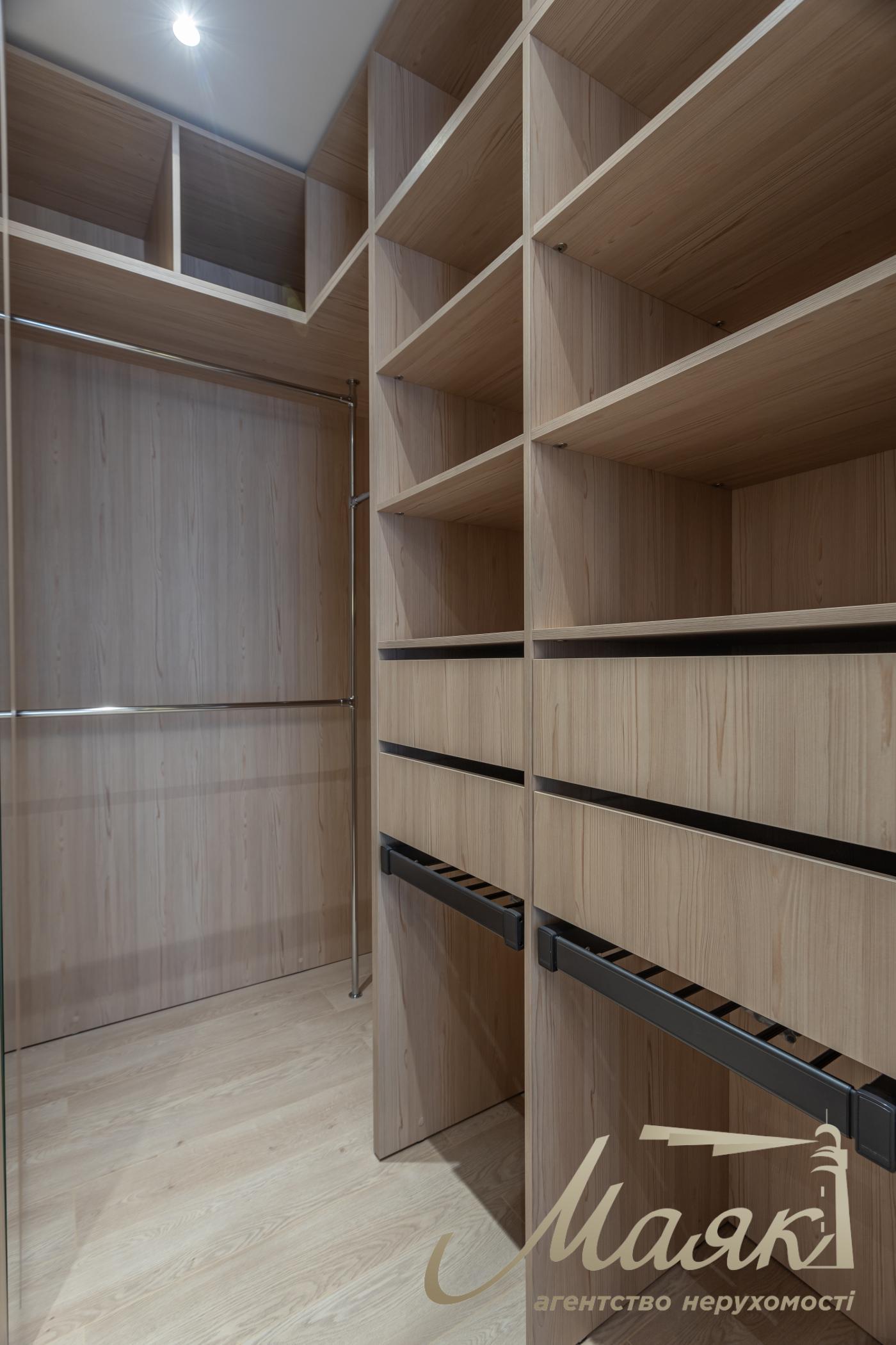 Продаж 4-кімнатної квартири 180 м² в ЖК "Новопечерські Липки", Драгомирова 15Б, Печерський район, Київ.