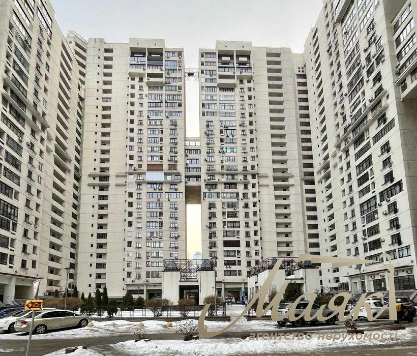 Аренда офиса 327 м.кв. Панорама на Печерске, ул. Коновальца