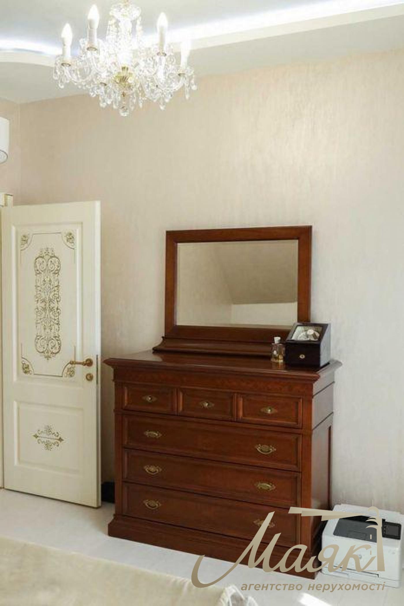 Продаж 3 пов. будинку 220 кв.м. Осокорки. Дарниця. Поруч із метро.