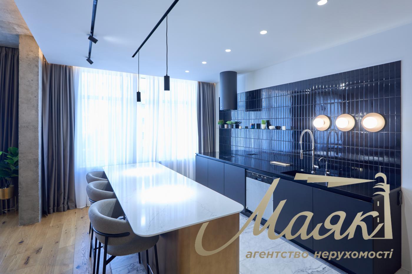 Rent 5-room apartment LCD Novopecherskie Lipki, Verkhoglyada street (Dragomirov)