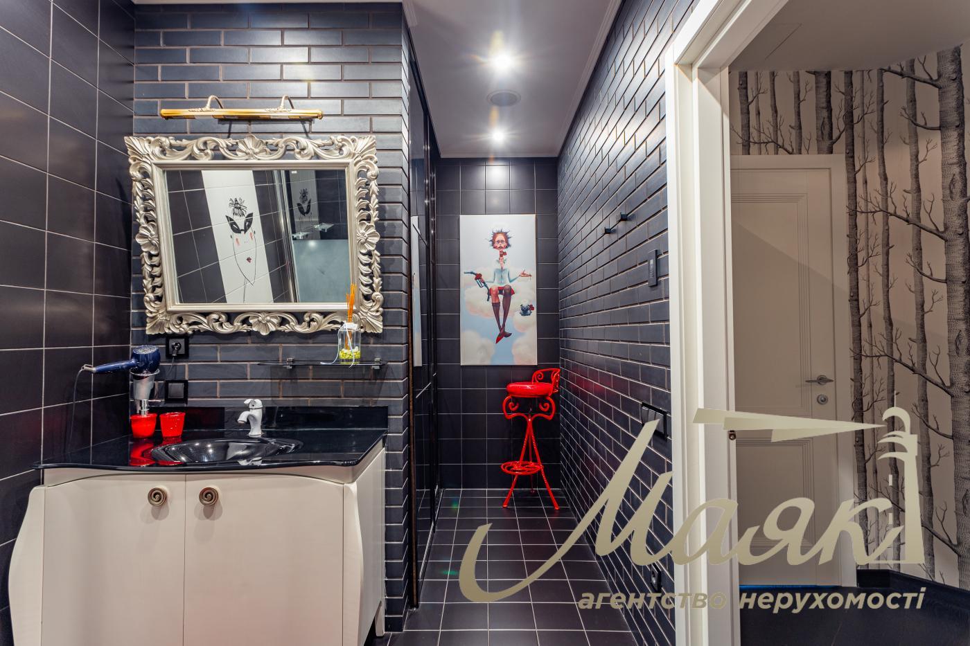 Rent 180m2 view apartment in LCD Novopecherskie Lipki, Andriy Verkhoglyada/Dragomirov Street 5, Pechersk, Kyiv